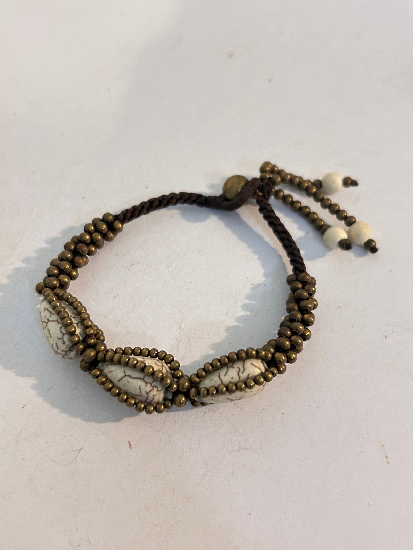 Vintage bead bell dangle Bracelet 7": Vintage bead bell dangle Bracelet 7" Please view all photos as they are part of the description and condition of this Item, Feel free to contact me with questions or picture requests! Used Item AS IS 