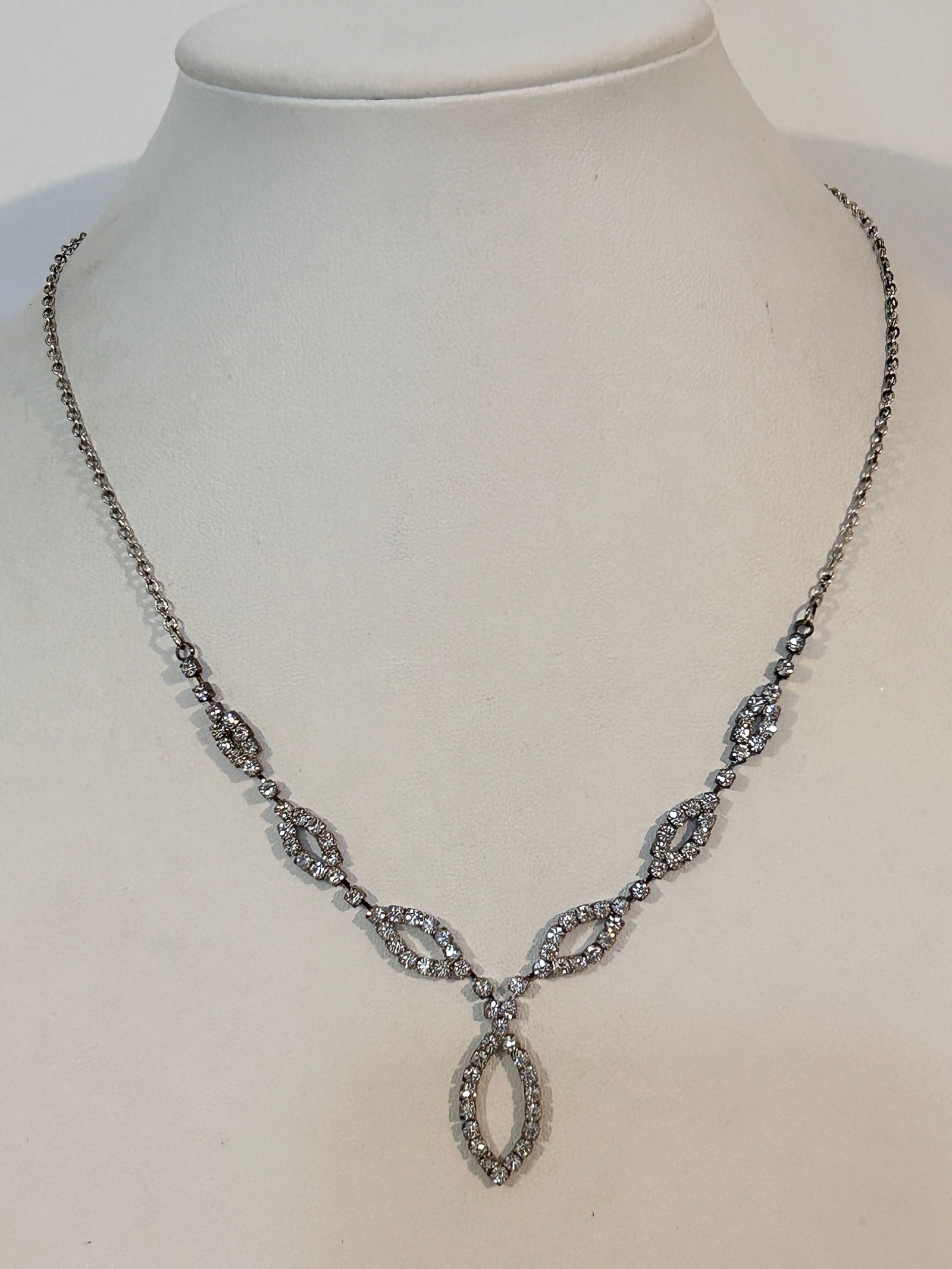 Vintage Rhinestone Elegant Necklace 18": Vintage Rhinestone Elegant Necklace 18" Please view all photos as they are part of the description and condition of this Item, Feel free to contact me with questions or picture requests! Used Item AS