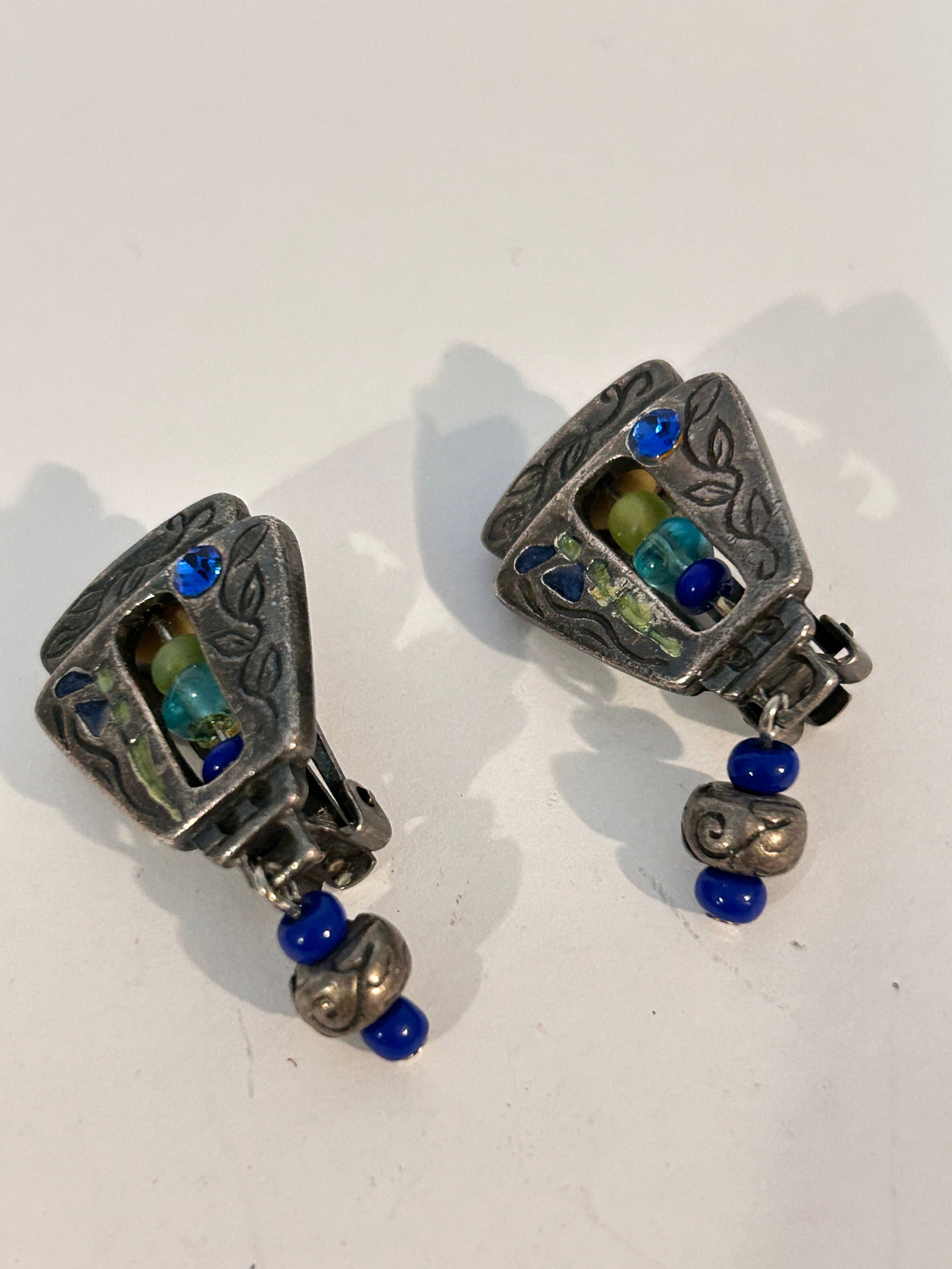 Vintage Chicos Earrings: Vintage Chicos Earrings Please view all photos as they are part of the description and condition of this Item, Feel free to contact me with questions or picture requests! Used Item AS IS