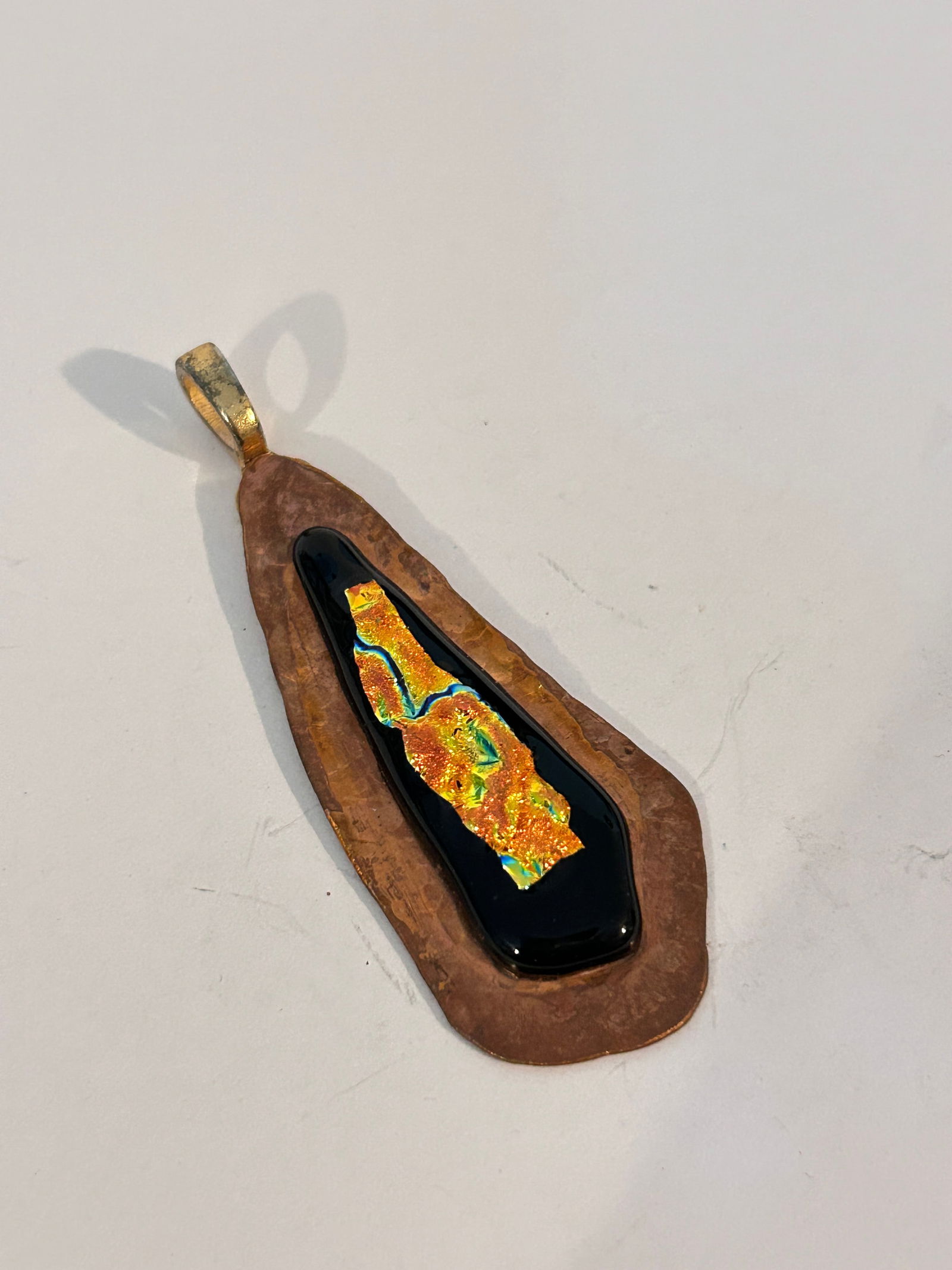 Vintage Copper Glass Pendant: Vintage Copper Glass Pendant Please view all photos as they are part of the description and condition of this Item, Feel free to contact me with questions or picture requests! Used Item AS IS