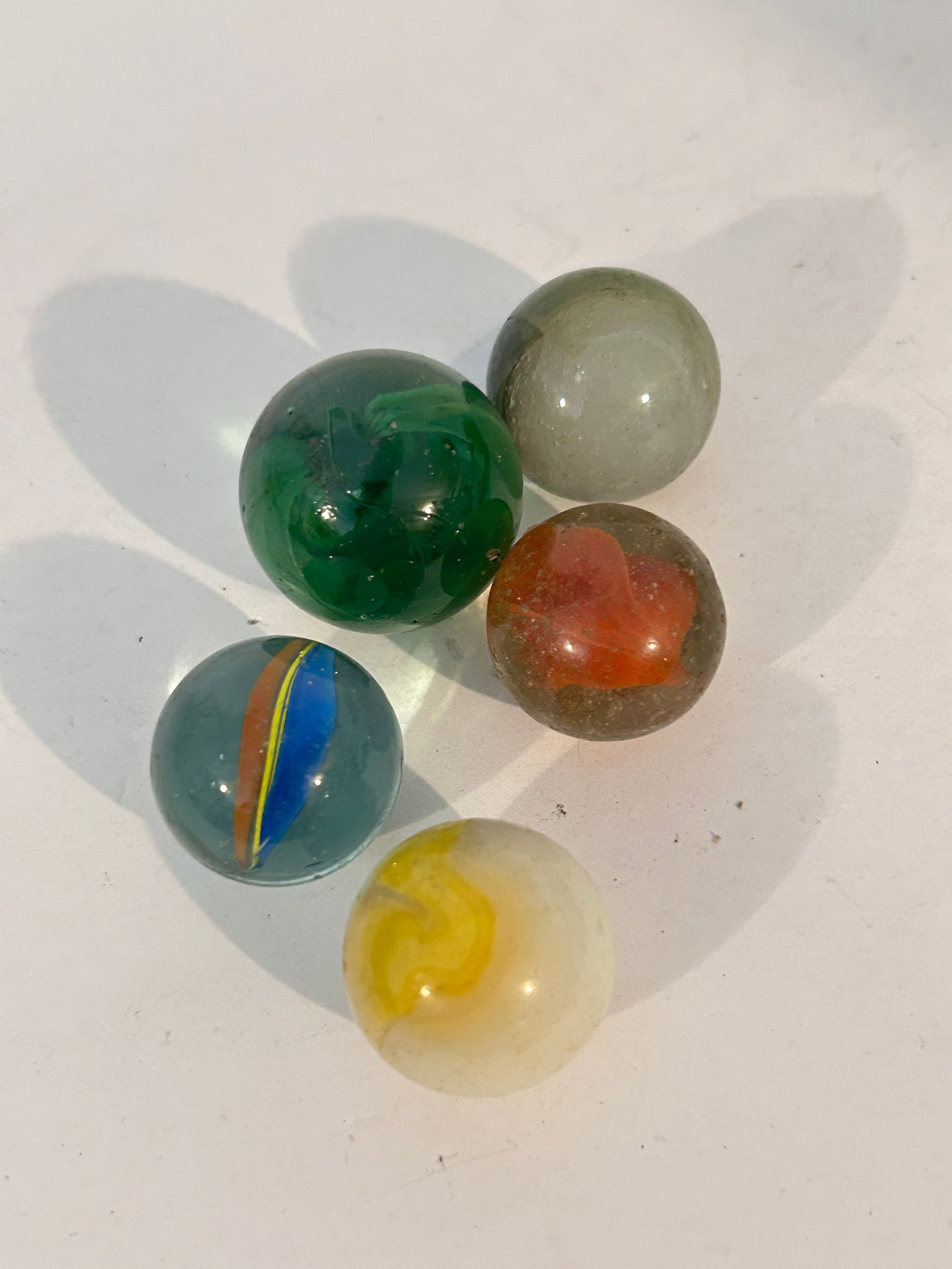 5 Vintage Marbles: 5 Vintage Marbles Please view all photos as they are part of the description and condition of this Item, Feel free to contact me with questions or picture requests! Used Item AS IS