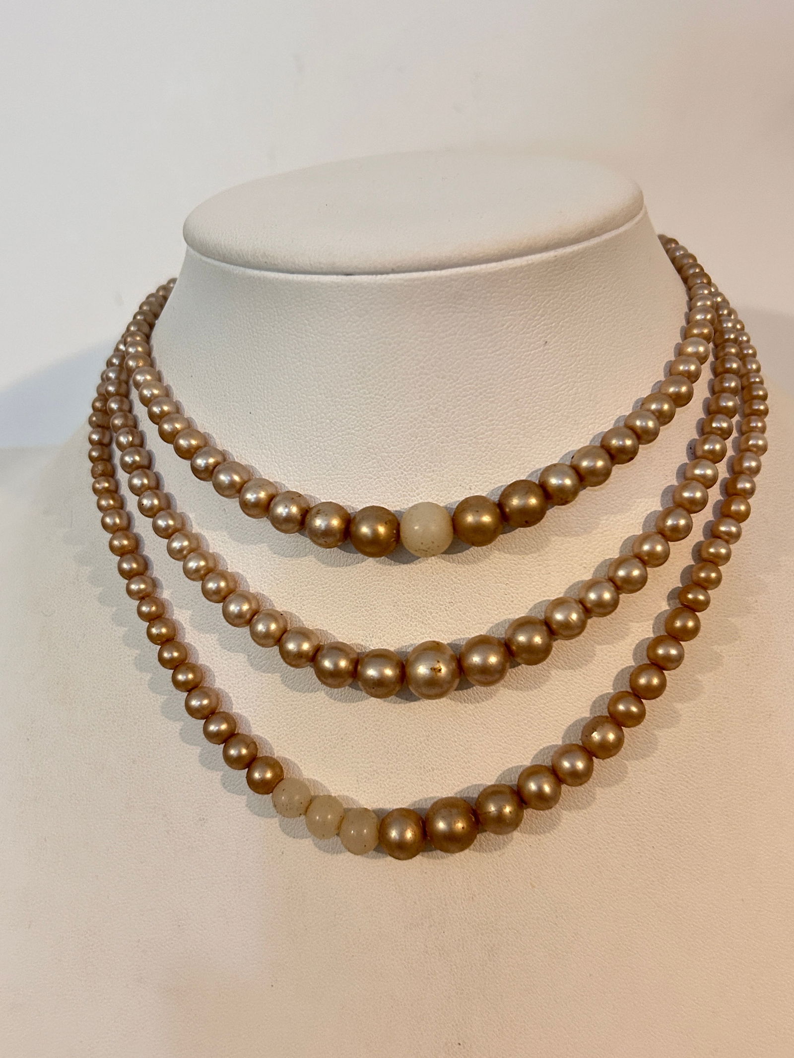 Vintage Pearl bead 3 strand Necklace: Vintage Pearl bead 3 strand Necklace Please view all photos as they are part of the description and condition of this Item, Feel free to contact me with questions or picture requests! Used Item AS IS