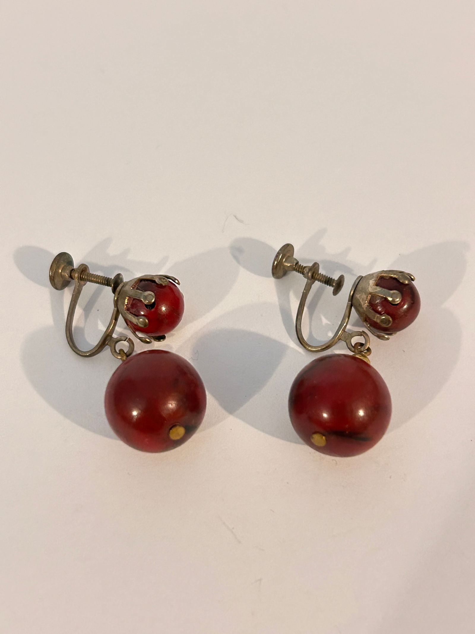 Vintage Red Acrylic plastic bead Earrings: Vintage Red Acrylic plastic bead Earrings Please view all photos as they are part of the description and condition of this Item, Feel free to contact me with questions or picture requests! Used Item A