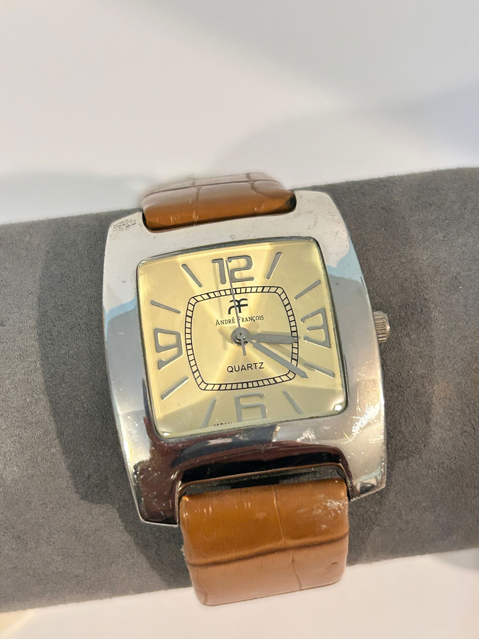 Vintage Andre Francois Quartz working Watch (1 of 5)