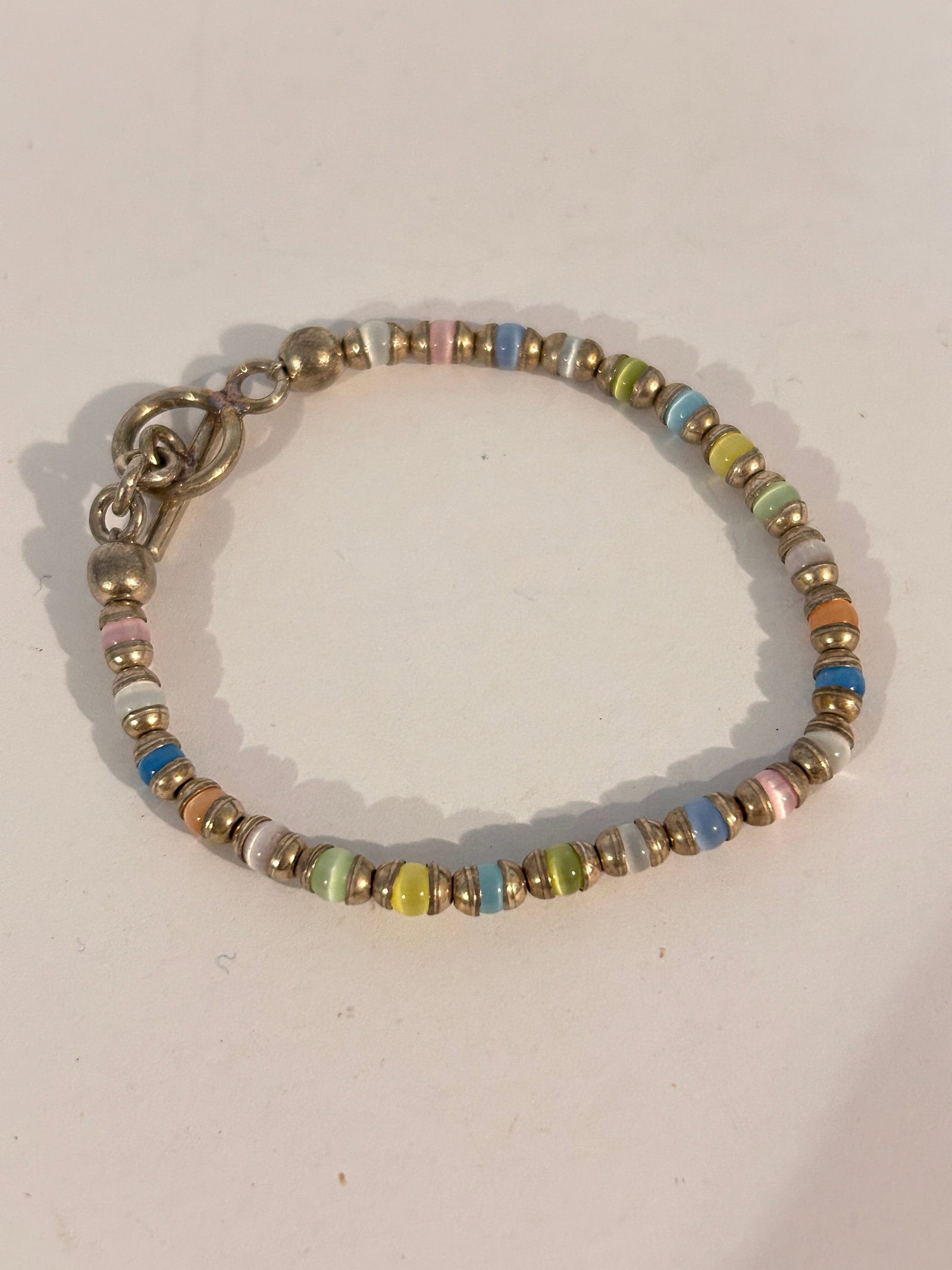 Vintage Sterling Silver pearl bead Bracelet 7": Vintage Sterling Silver pearl bead Bracelet 7" Please view all photos as they are part of the description and condition of this Item, Feel free to contact me with questions or picture requests! Used I