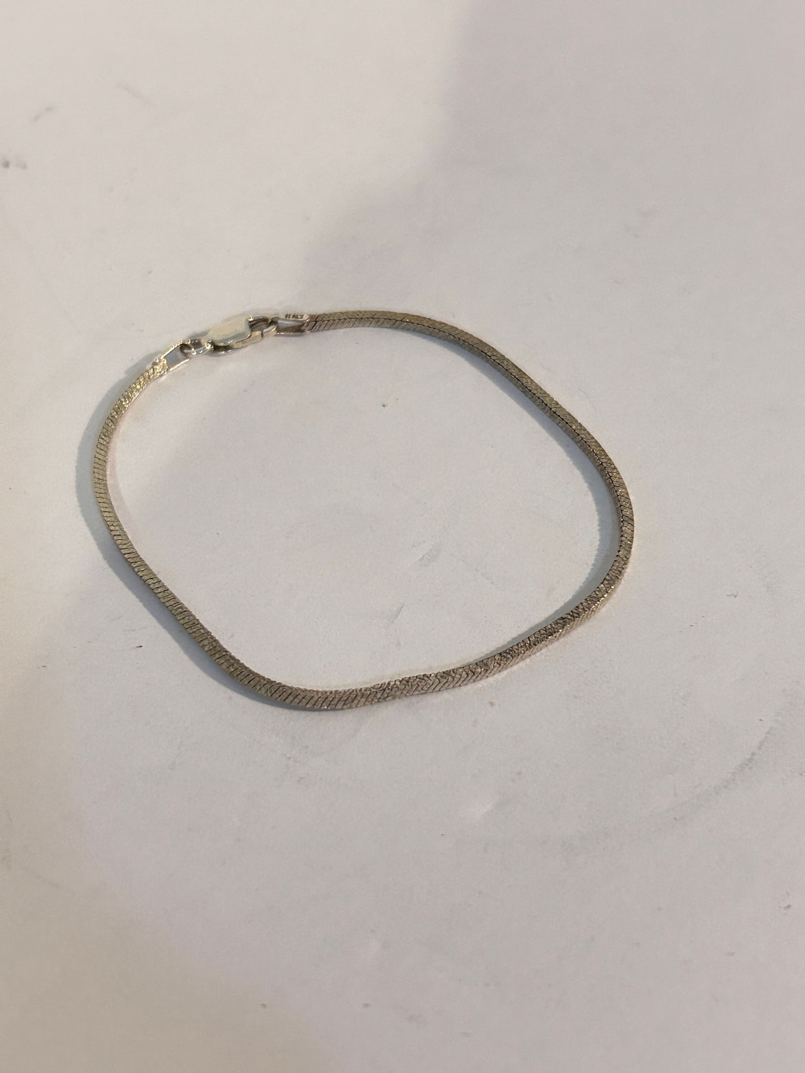 Vintage Italy Sterling Silver Bracelet 7": Vintage Italy Sterling Silver Bracelet 7" Please view all photos as they are part of the description and condition of this Item, Feel free to contact me with questions or picture requests! Used Item A