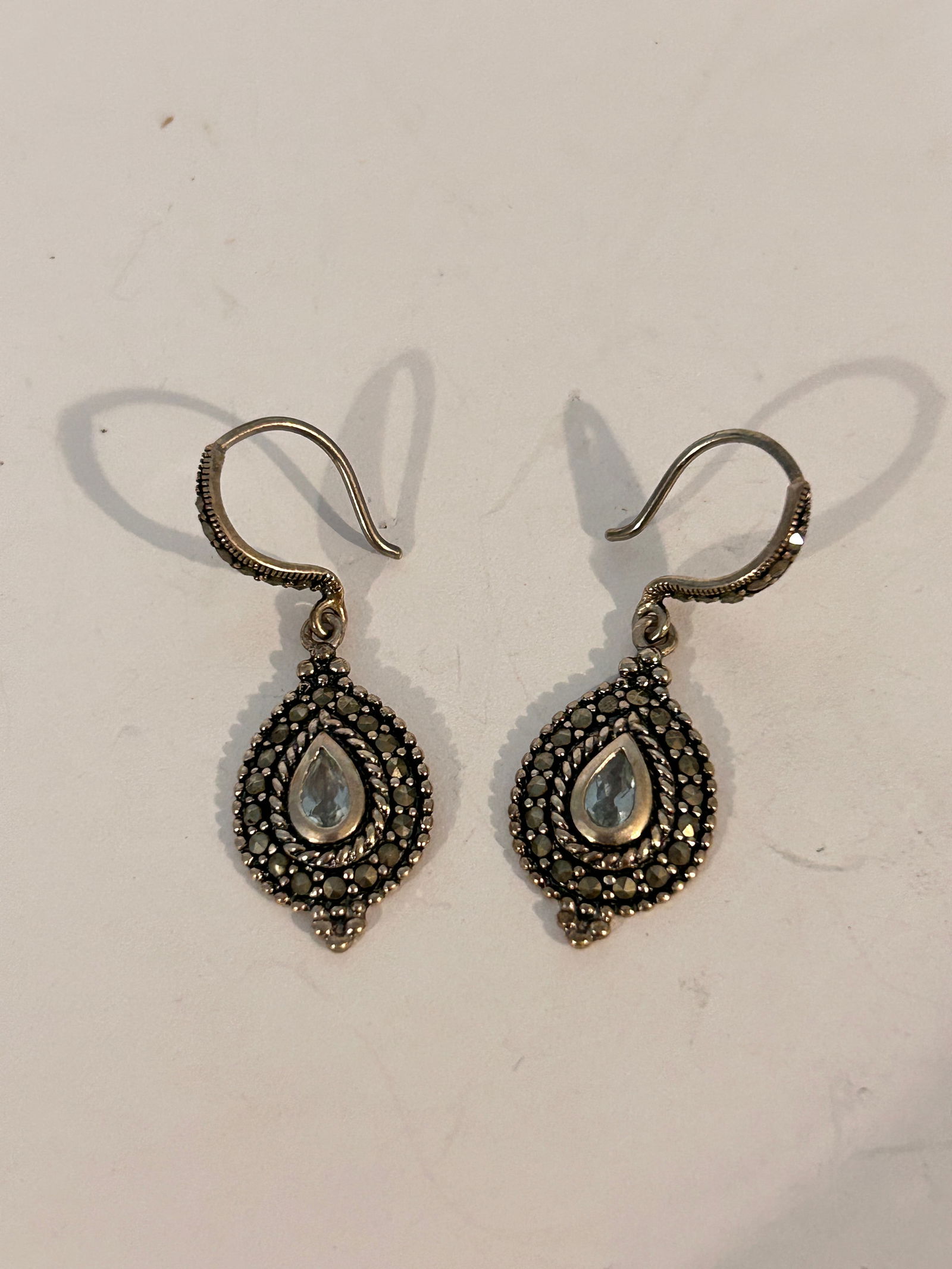 Vintage Sterling Silver Spinel marcasite Earrings: Vintage Sterling Silver Spinel marcasite Earrings Please view all photos as they are part of the description and condition of this Item, Feel free to contact me with questions or picture requests! Use