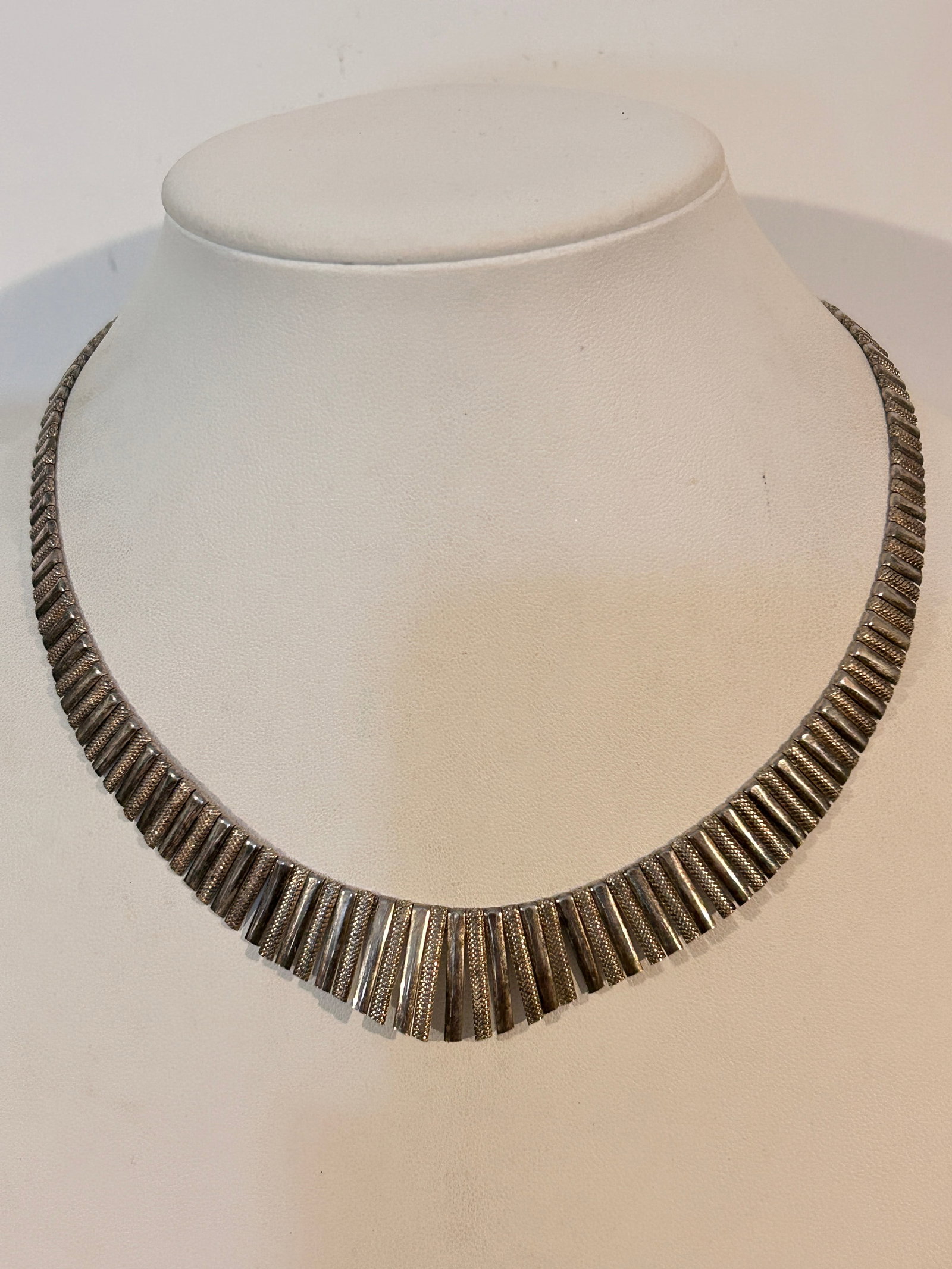Vintage Sterling Silver Choker Necklace 15": Vintage Sterling Silver Choker Necklace 15" Please view all photos as they are part of the description and condition of this Item, Feel free to contact me with questions or picture requests! Used Item