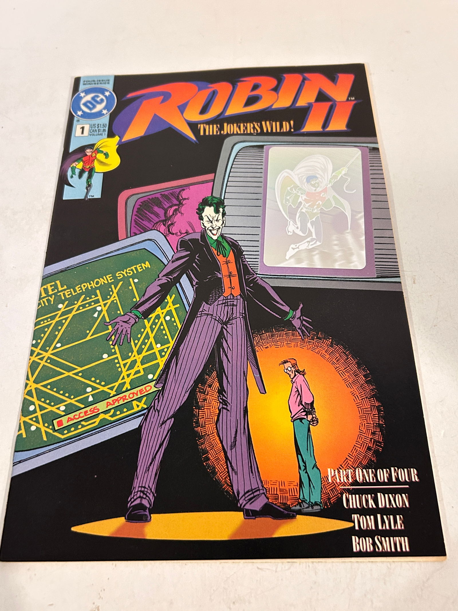 Vintage Comic Book # 1 Robin the jokers wild 11 (1 of 2)