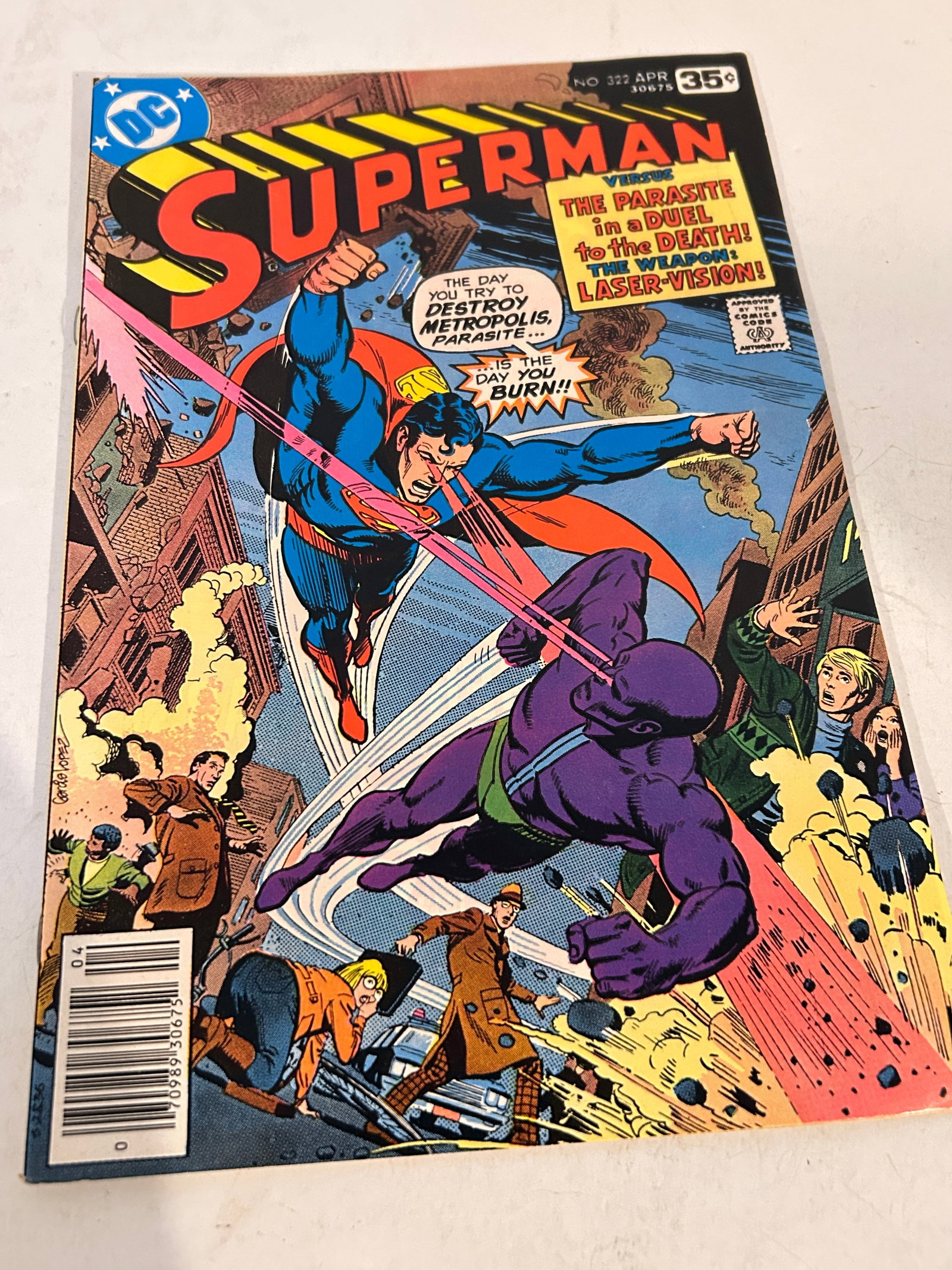 Vintage Comic Book Superman # 322: Vintage Comic Book Superman # 322 Please view all photos as they are part of the description and condition of this Item, Feel free to contact me with questions or picture requests! Used Item AS IS