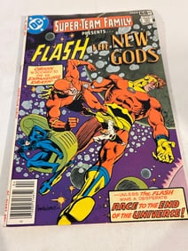 Vintage Comic Book Super Team Family # 15 Presents