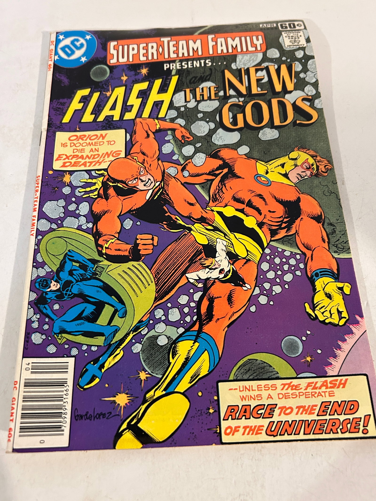 Vintage Comic Book Super Team Family # 15 Presents: Vintage Comic Book Super Team Family # 15 Presents Please view all photos as they are part of the description and condition of this Item, Feel free to contact me with questions or picture requests! Us