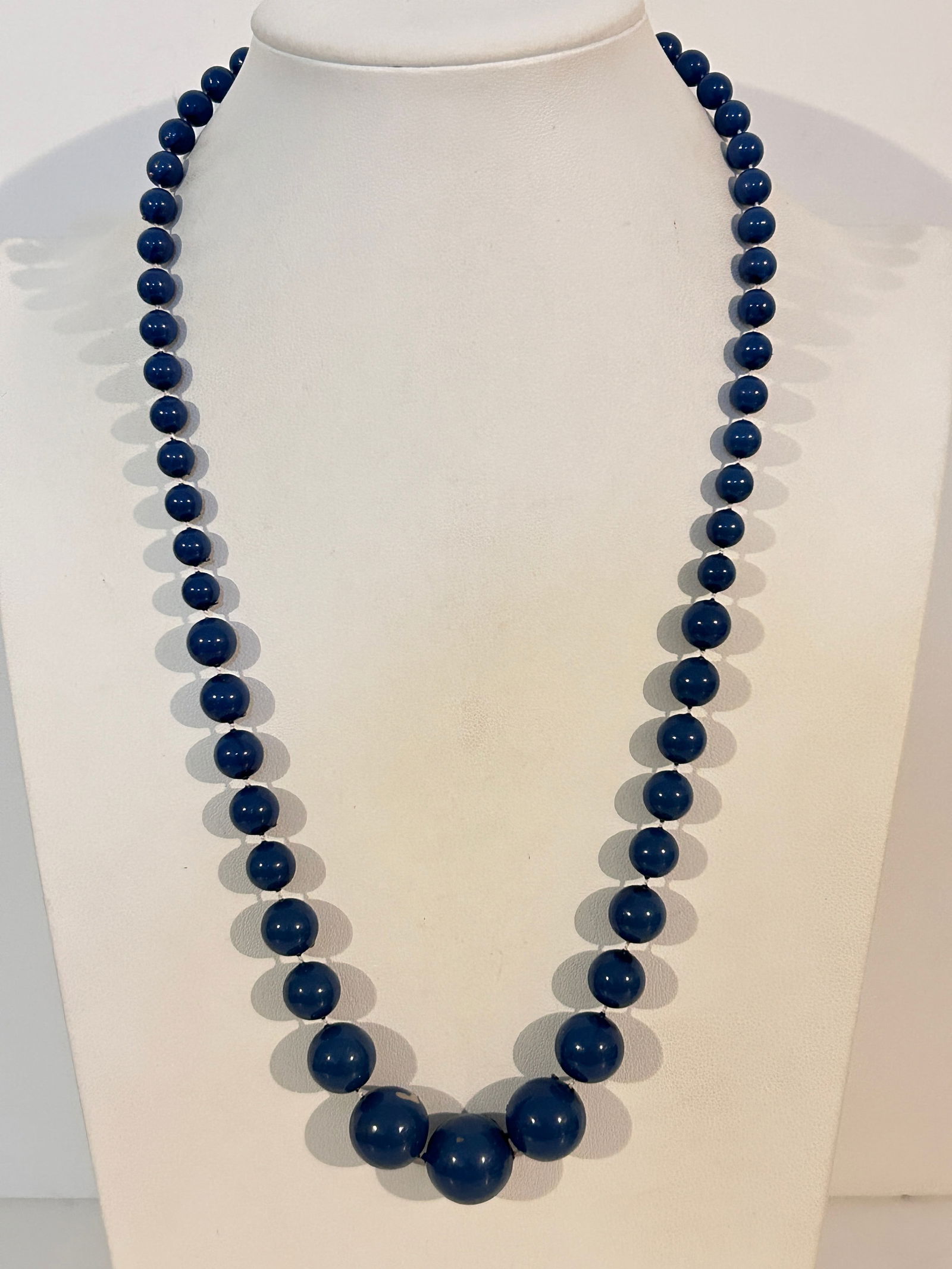 Vintage Blue bead Necklace Sz 24" missing some acrylic: Vintage Blue bead Necklace Sz 24" missing some acrylic Please view all photos as they are part of the description and condition of this Item, Feel free to contact me with questions or picture requests
