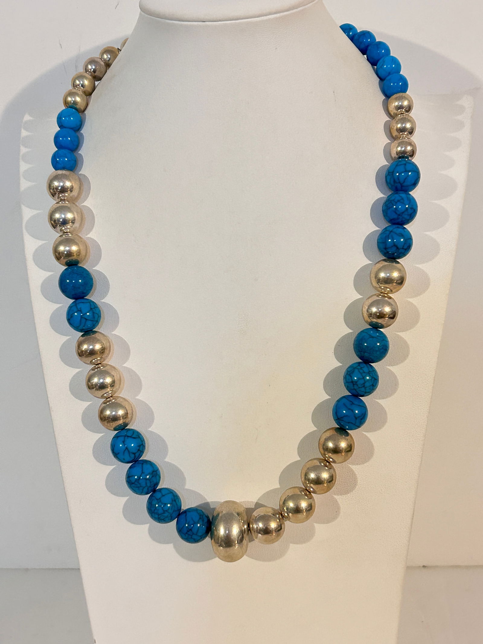 Vintage Beaded Elegant Faux Turquoise Necklace Sz 25": Vintage Beaded Elegant Faux Turquoise Necklace Sz 25" Please view all photos as they are part of the description and condition of this Item, Feel free to contact me with questions or picture requests!