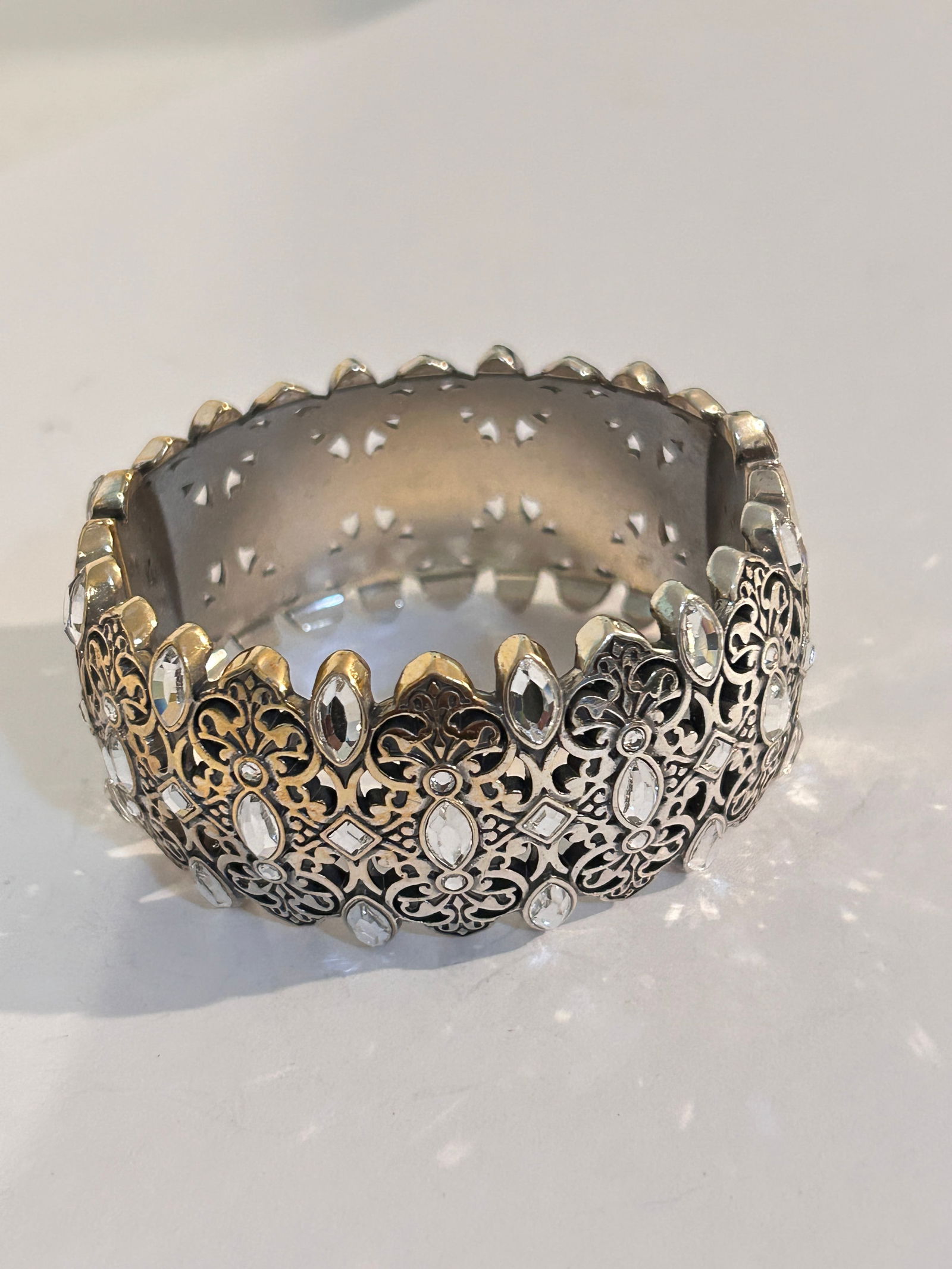 Vintage Wide Hinged Brighton heart heavy bangle Bracelet Sz 8" (1 of 4)