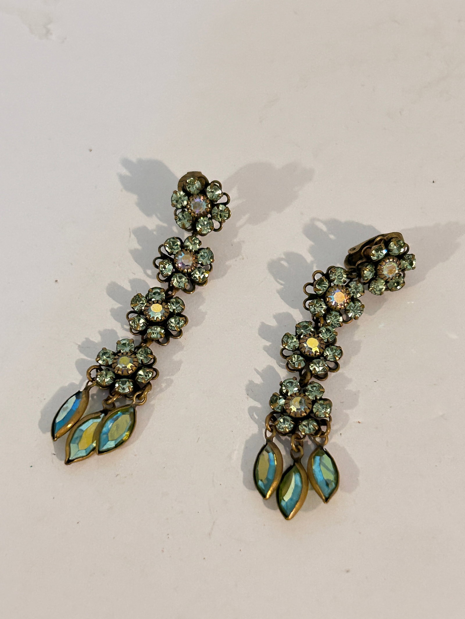 Liz Palacios Round Green Swarovski Crystal Dangle Earrings: Liz Palacios Round Green Swarovski Crystal Dangle Earrings Please view all photos as they are part of the description and condition of this Item, Feel free to contact me with questions or picture requ