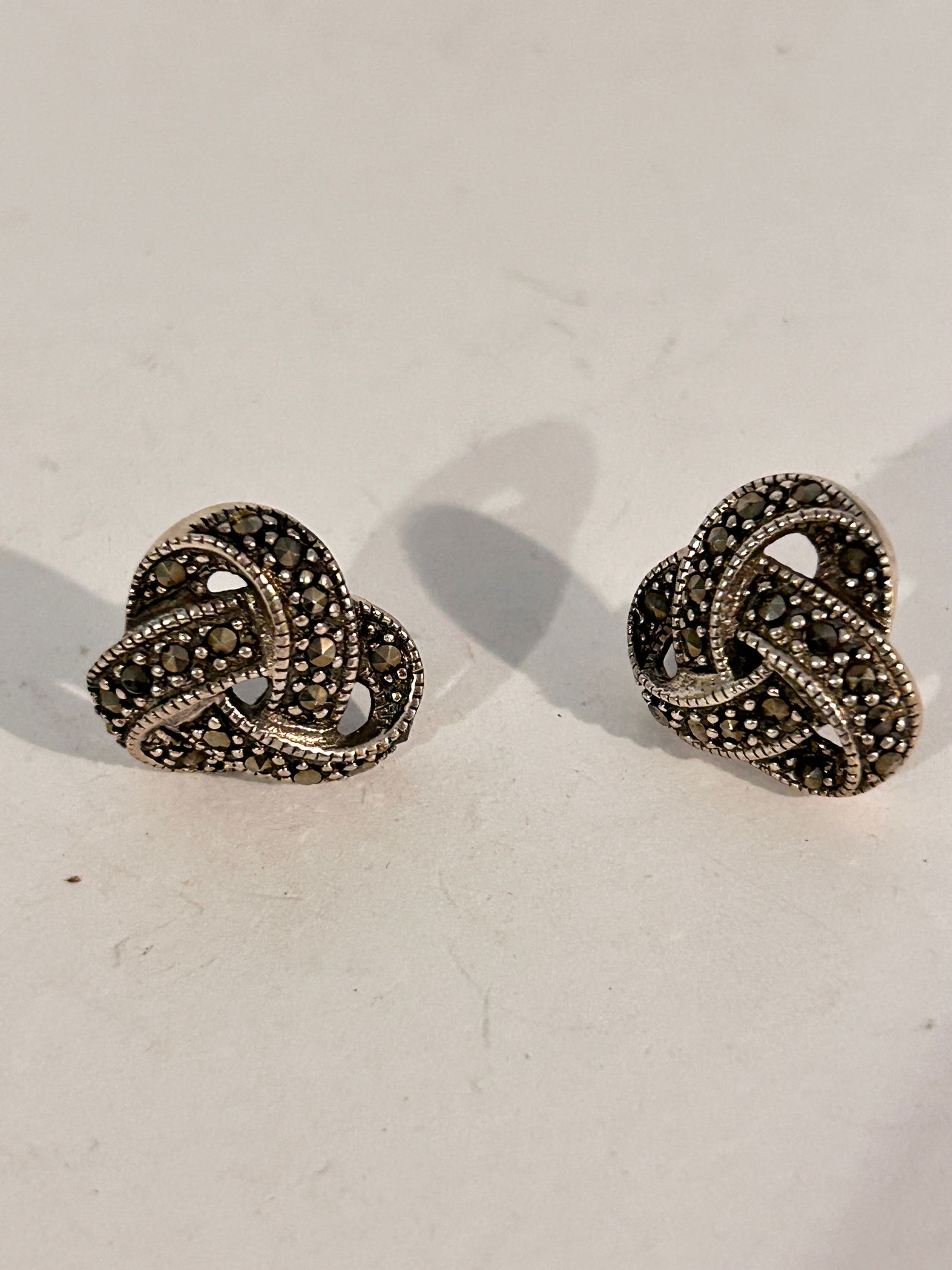 Vintage Sterling Silver Marcasite Earrings: Vintage Sterling Silver Marcasite Earrings Please view all photos as they are part of the description and condition of this Item, Feel free to contact me with questions or picture requests! Used Item