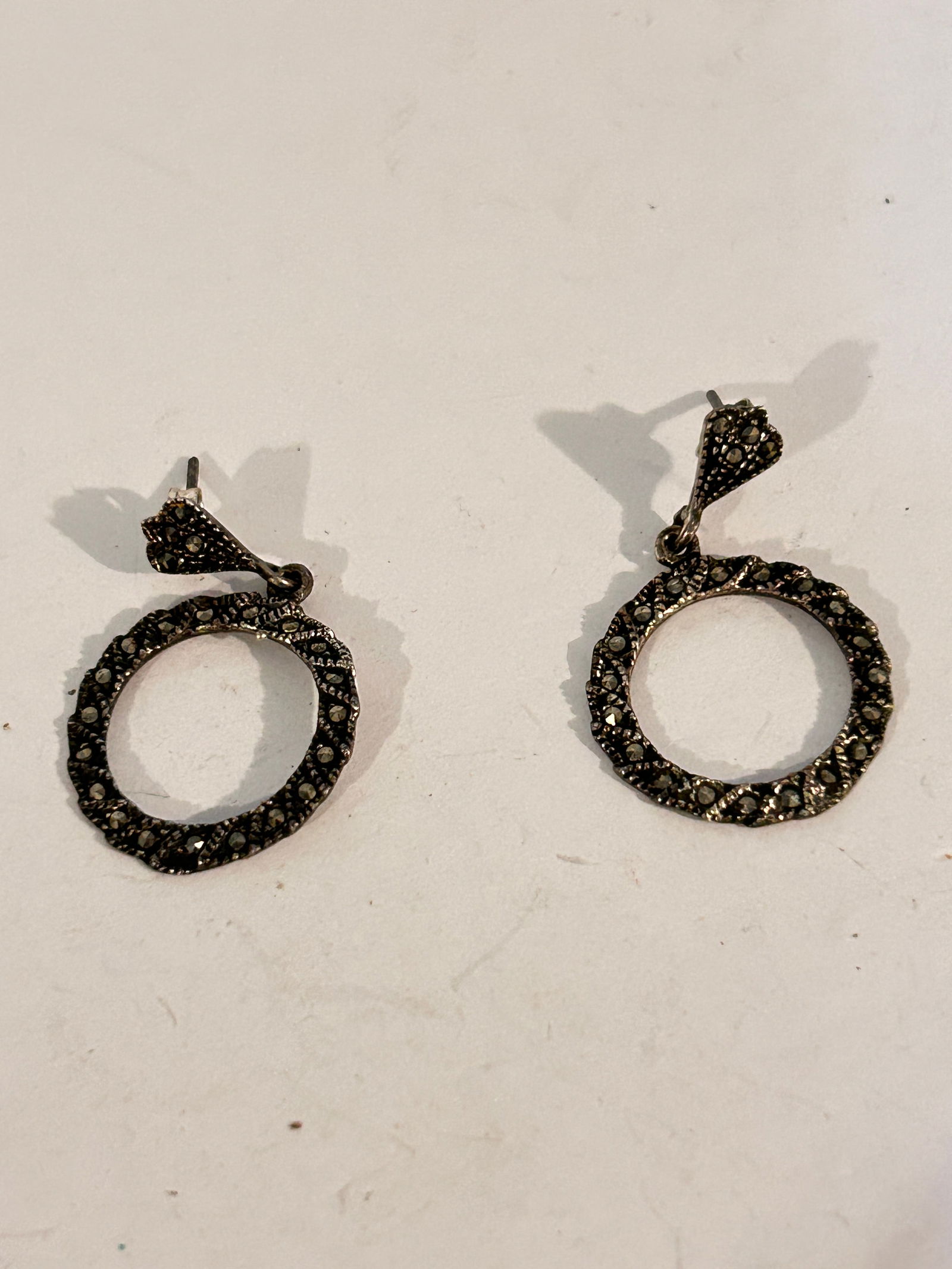 Vintage Sterling Silver Marcasite Earrings: Vintage Sterling Silver Marcasite Earrings Please view all photos as they are part of the description and condition of this Item, Feel free to contact me with questions or picture requests! Used Item