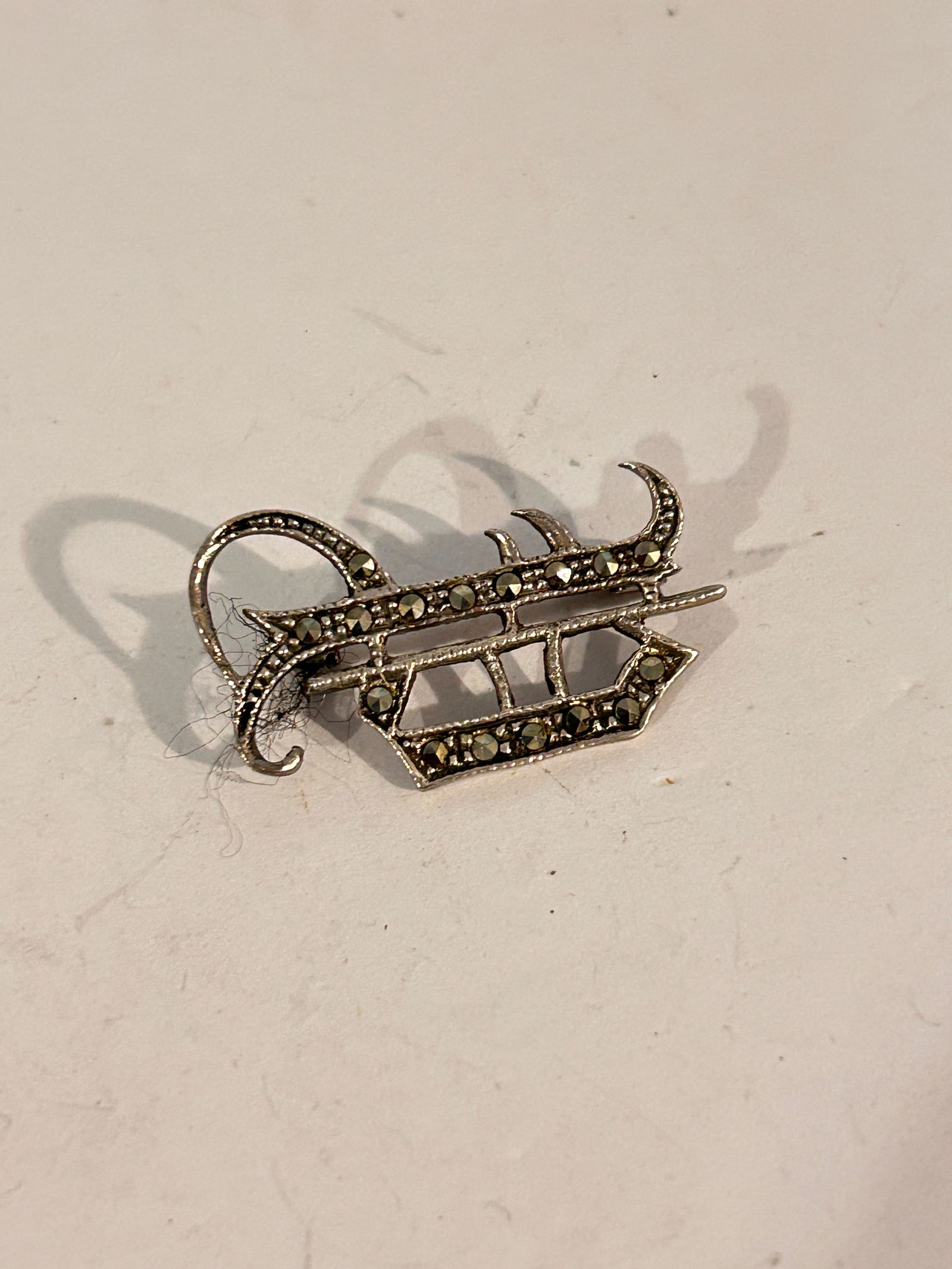 Vintage Sterling Silver Marcasite Brooch: Vintage Sterling Silver Marcasite Brooch Please view all photos as they are part of the description and condition of this Item, Feel free to contact me with questions or picture requests! Used Item AS