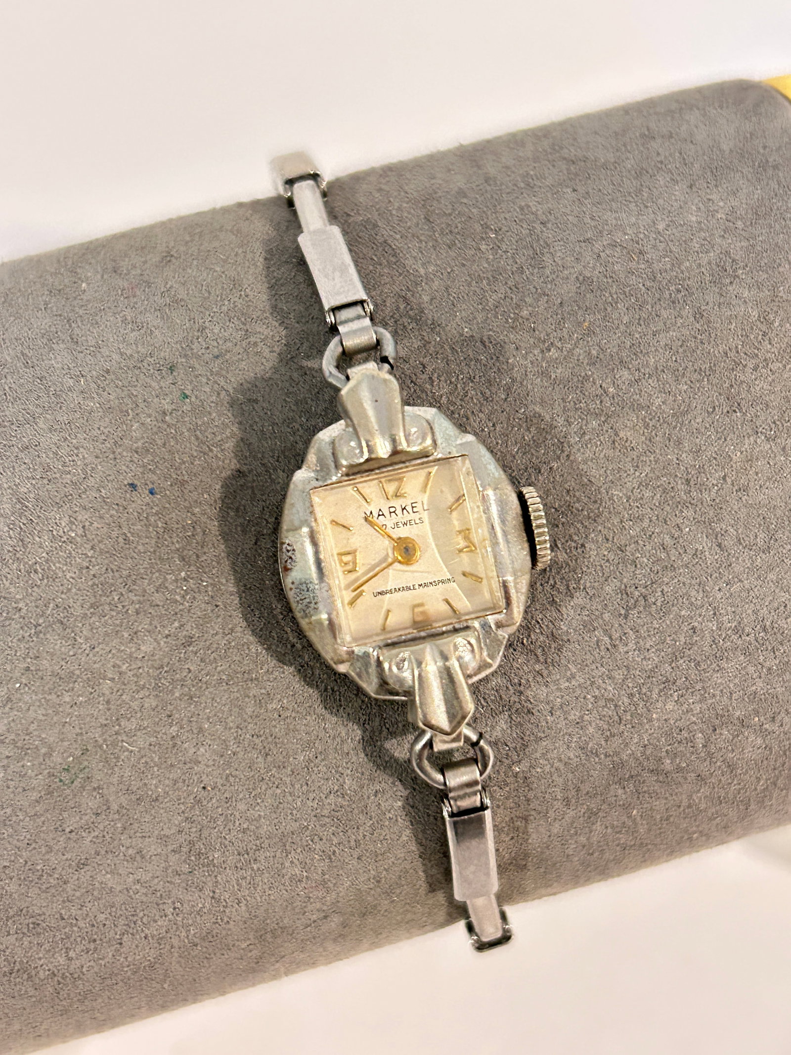 Vintage Markel mech working 10K gold filled Watch: Vintage Markel mech working 10K gold filled Watch Please view all photos as they are part of the description and condition of this Item, Feel free to contact me with questions or picture requests! Use