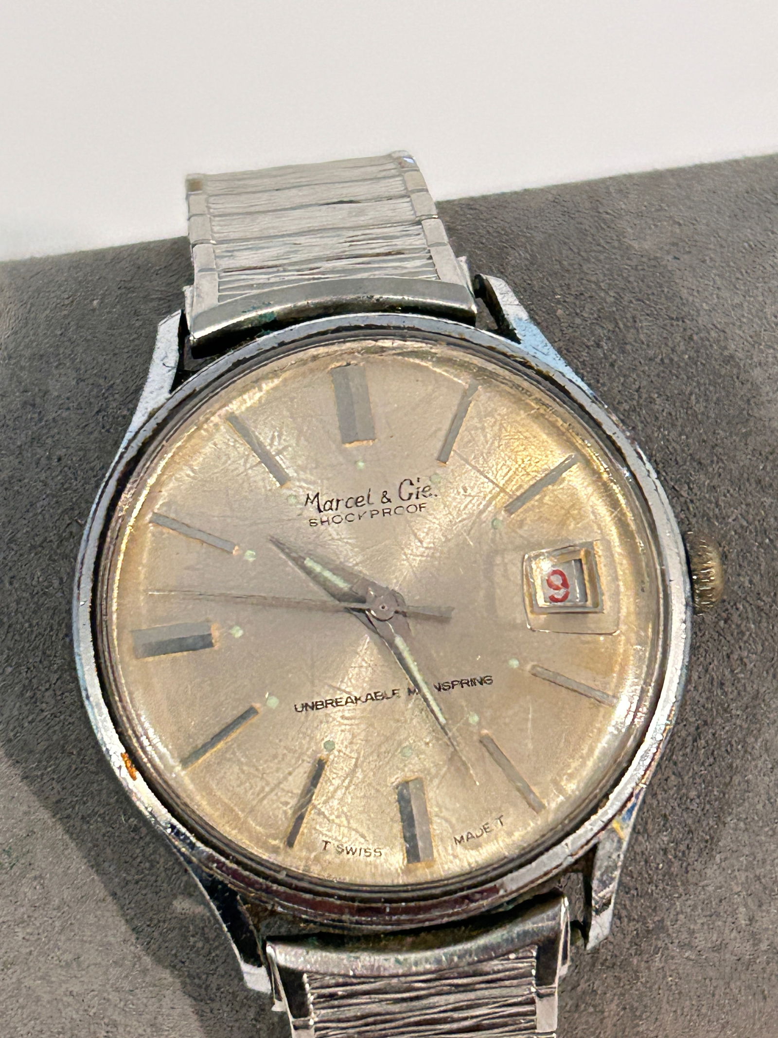Vintage Marcel & Cie Men’s working Watch 1281 AC: Vintage Marcel & Cie Men’s working Watch 1281 AC Please view all photos as they are part of the description and condition of this Item, Feel free to contact me with questions or picture requests! Us