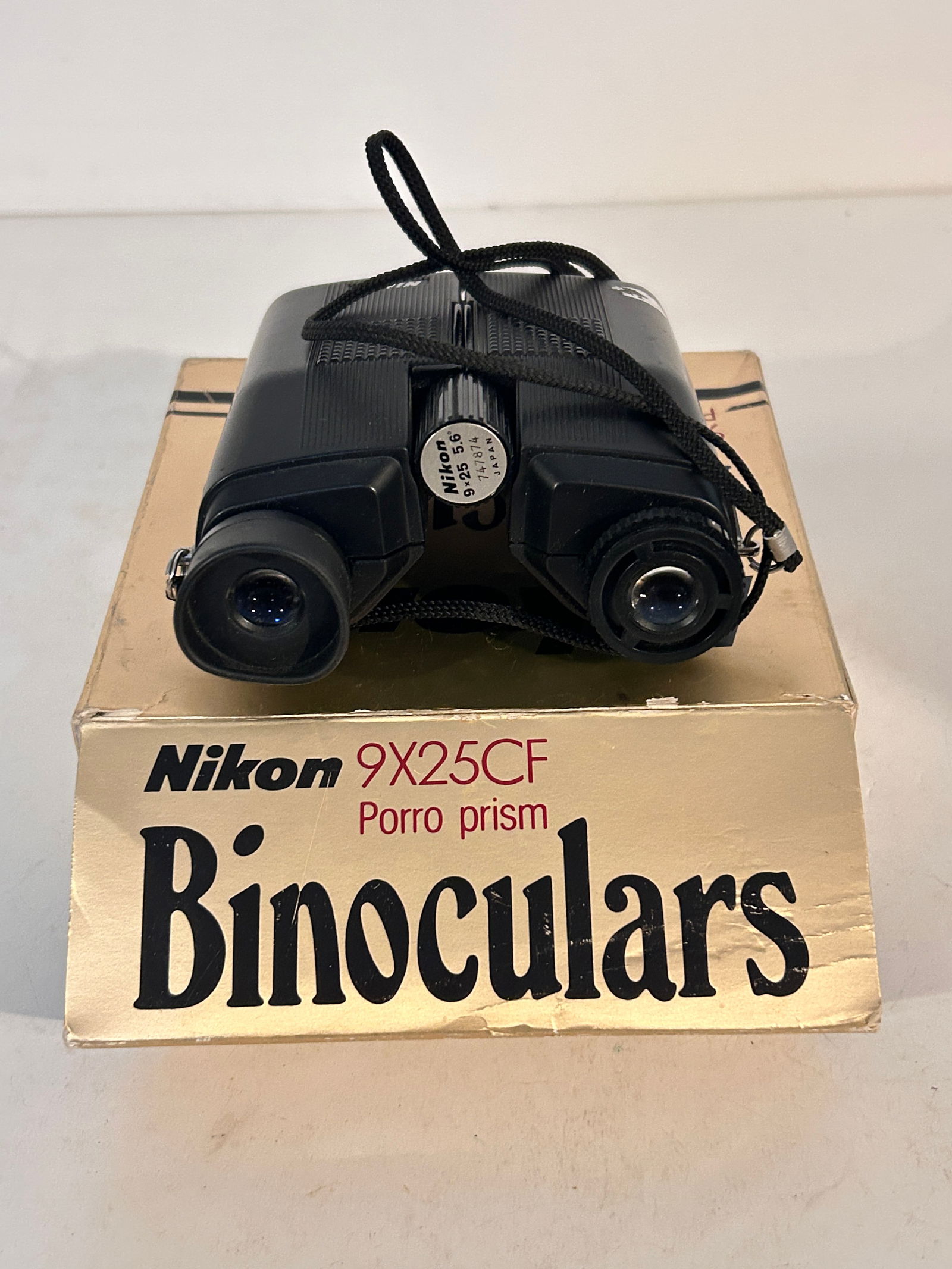Nikon 9x25 CF Porro Prism Binoculars: Nikon 9x25 CF Porro Prism Binoculars Please view all photos as they are part of the description and condition of this Item, Feel free to contact me with questions or picture requests! Used Item AS IS