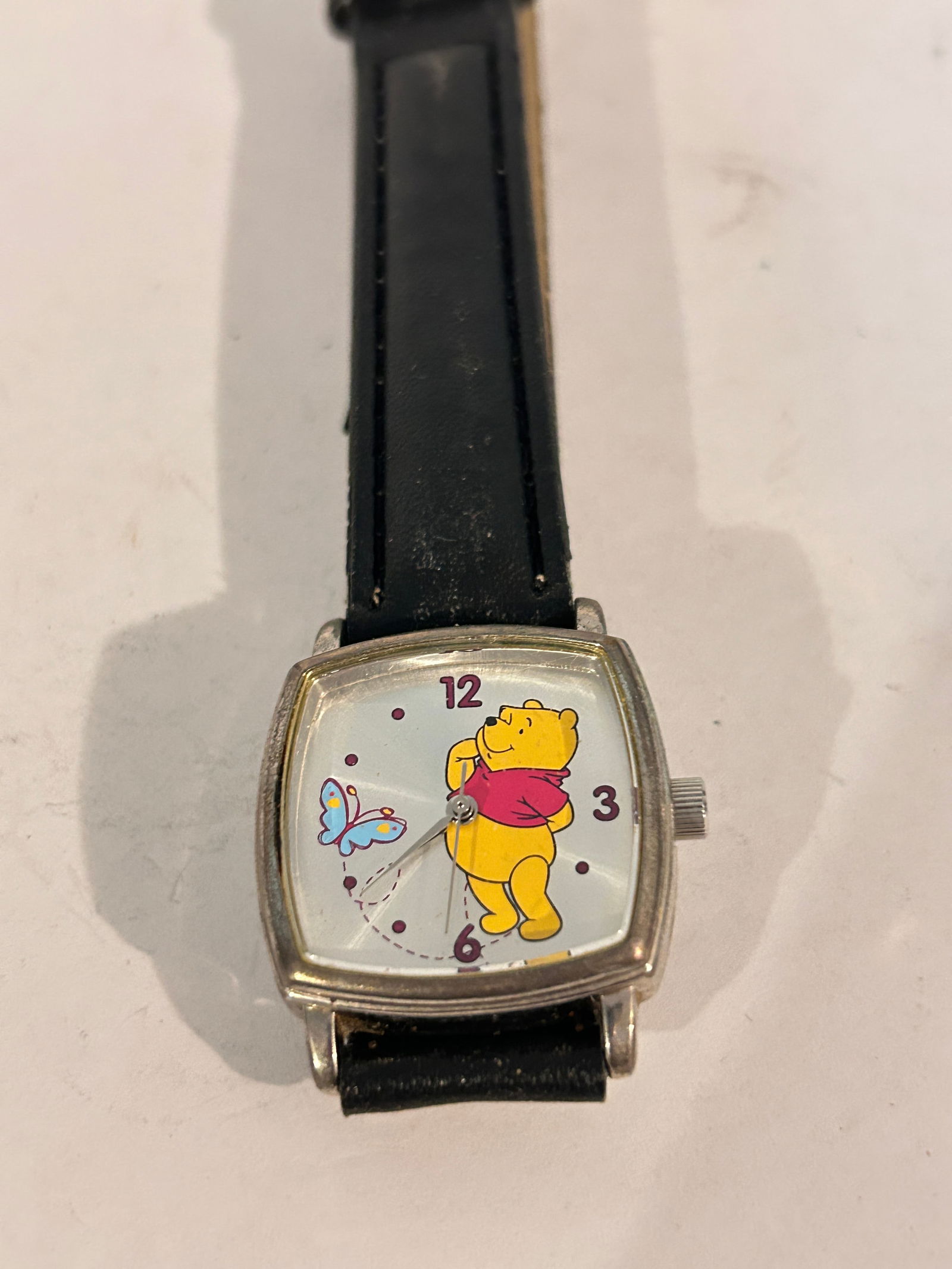 Vintage Winnie the Pooh working Watch: Vintage Winnie the Pooh working Watch Please view all photos as they are part of the description and condition of this Item, Feel free to contact me with questions or picture requests! Used Item AS IS