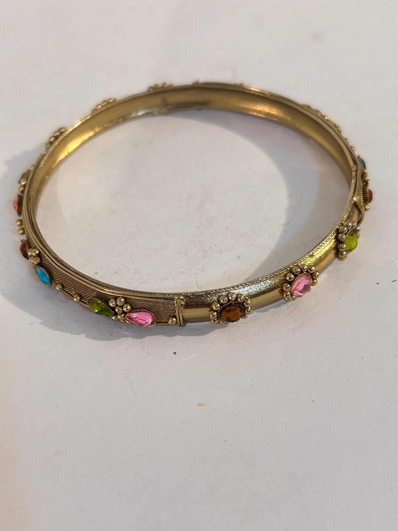 Vintage Colorful gold tone Rhinestone Bracelet 8": Vintage Colorful gold tone Rhinestone Bracelet 8" Please view all photos as they are part of the description and condition of this Item, Feel free to contact me with questions or picture requests! Use