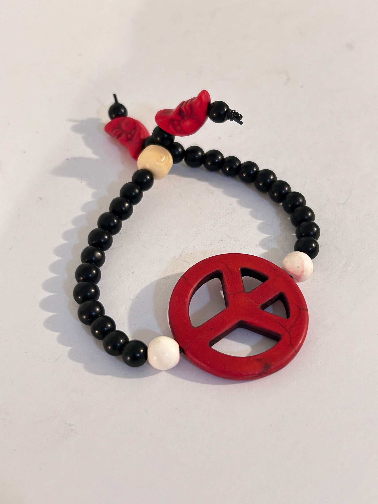 Vintage Red  Peace Black bead stretch Bracelet 7" (1 of 3)