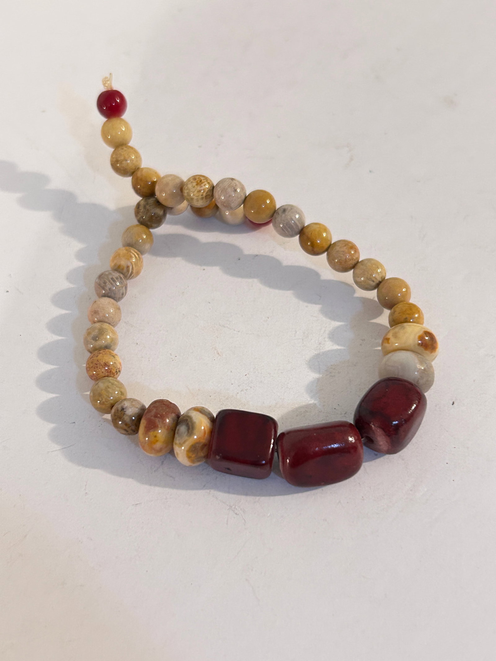 Vintage Gemstone Tested Bead stretch Bracelet 7": Vintage Gemstone Tested Bead stretch Bracelet 7" Please view all photos as they are part of the description and condition of this Item, Feel free to contact me with questions or picture requests! Used