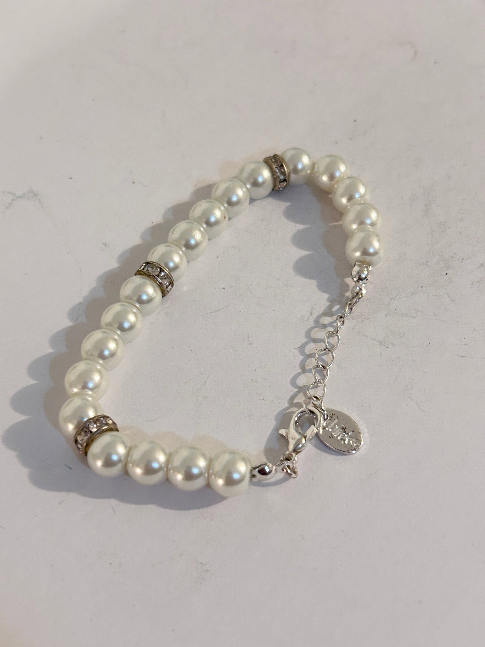 Vintage Claires Bracelet 7": Vintage Claires Bracelet 7" Please view all photos as they are part of the description and condition of this Item, Feel free to contact me with questions or picture requests! Used Item AS IS