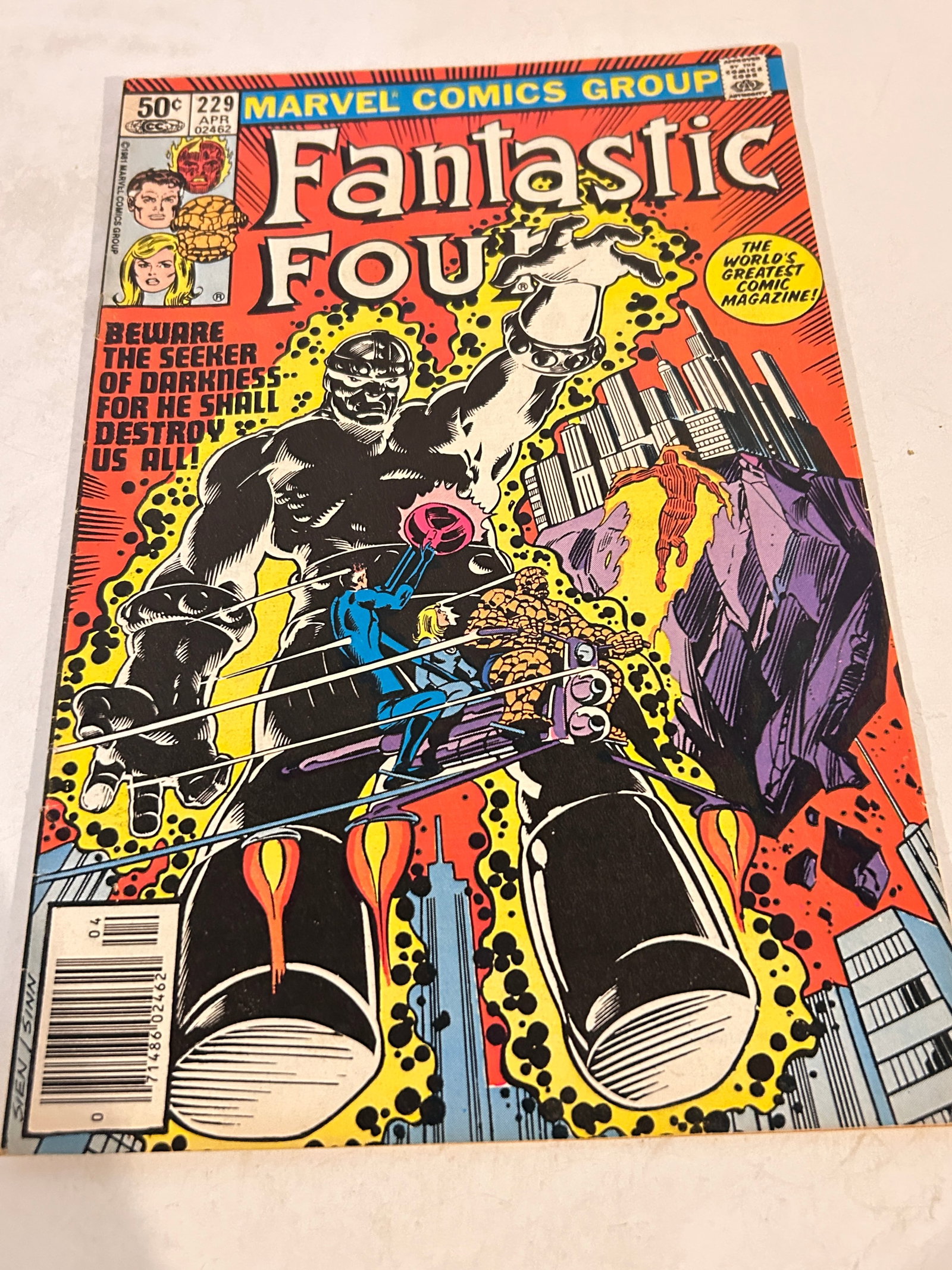 Vintage Comic Book Fantastic Four # 229: Vintage Comic Book Fantastic Four # 229 Please view all photos as they are part of the description and condition of this Item, Feel free to contact me with questions or picture requests! Used Item AS 