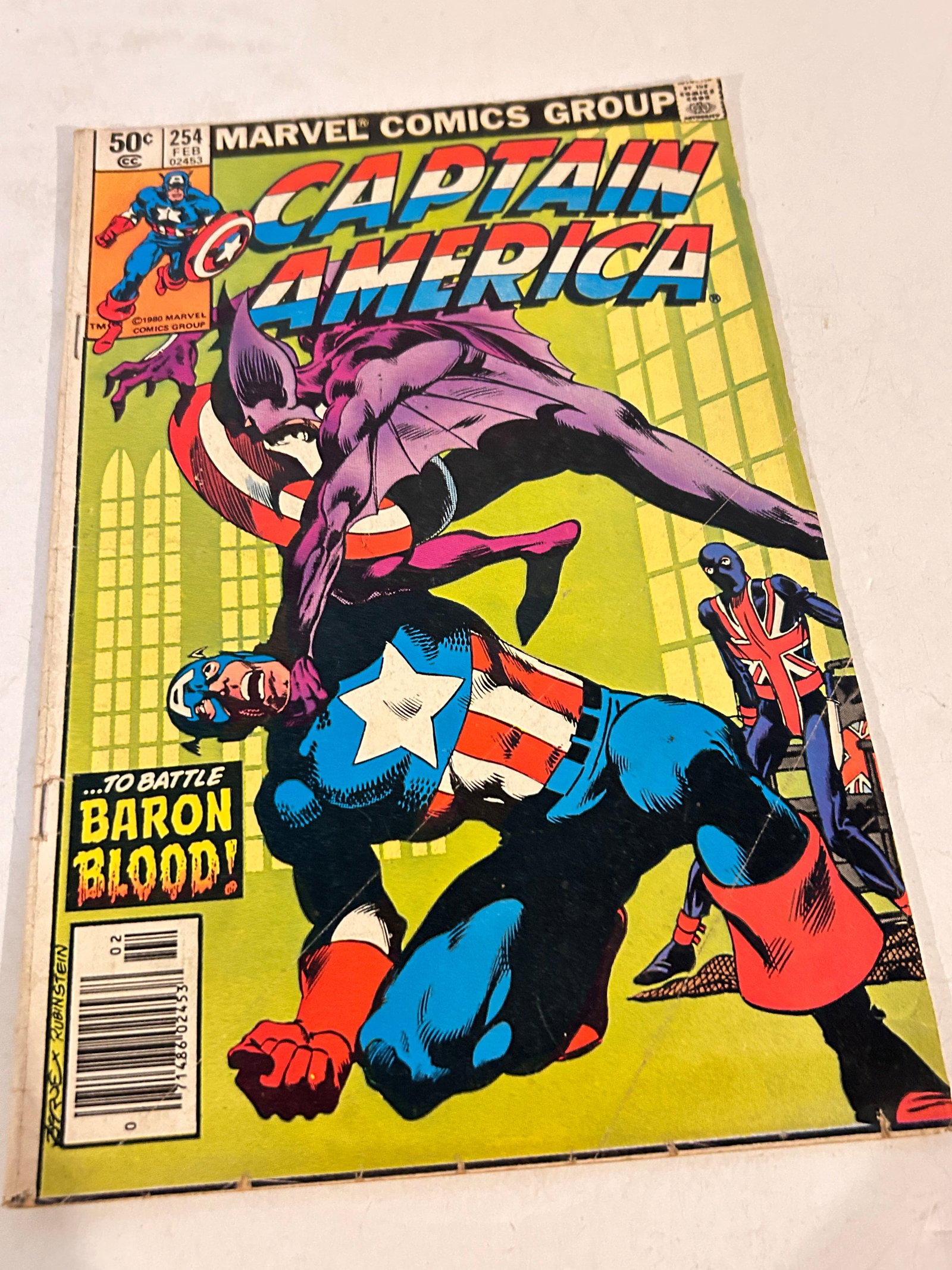 Vintage Comic Book Captain America # 254: Vintage Comic Book Captain America # 254 Please view all photos as they are part of the description and condition of this Item, Feel free to contact me with questions or picture requests! Used Item AS