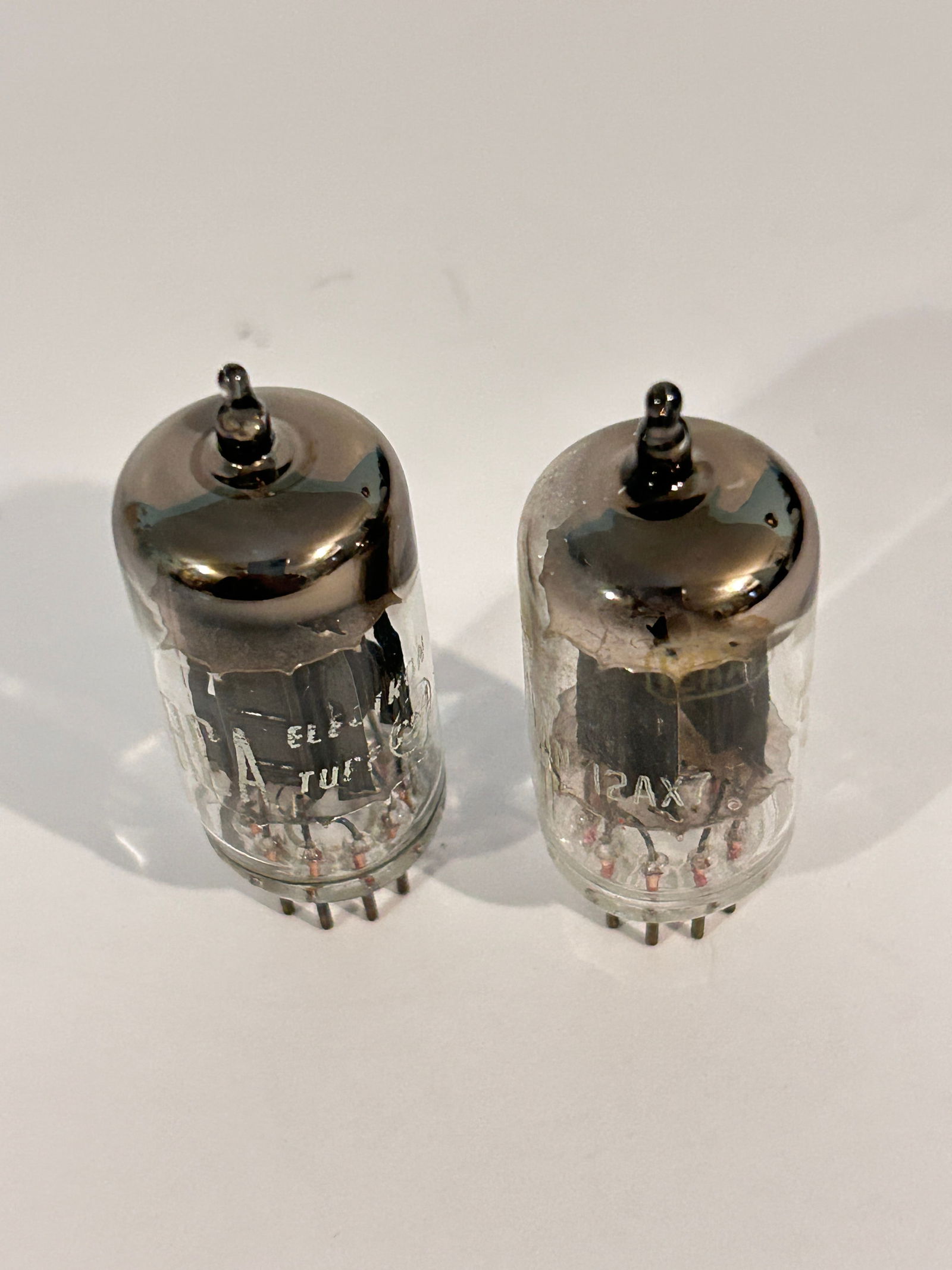 2 Vintage Vacuum Tubes RCA 12ax7 (1 of 4)