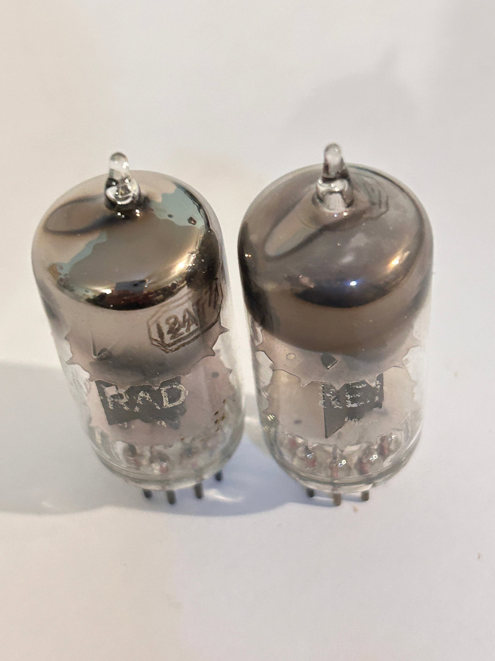 2 Vintage Vacuum Tubes Kenrad 12AT7: 2 Vintage Vacuum Tubes Kenrad 12AT7 Please view all photos as they are part of the description and condition of this Item, Feel free to contact me with questions or picture requests! Used Item AS IS