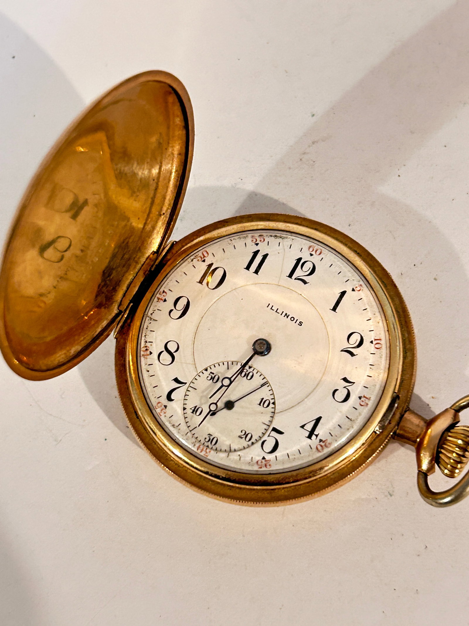 Vintage Illinois 17 Jewels Pocket Watch 14k Gold Filled Running: Vintage Illinois 17 Jewels Pocket Watch 14k Gold Filled Running Please view all photos as they are part of the description and condition of this Item, Feel free to contact me with questions or picture