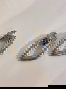 Erwin Pearl Vintage Clip On Earrings Brushed Silver Chunky PEP Signed 1980s: Erwin Pearl Vintage Clip On Earrings Brushed Silver Chunky PEP Signed 1980s Please view all photos as they are part of the description and condition of this Item, Feel free to contact me with question