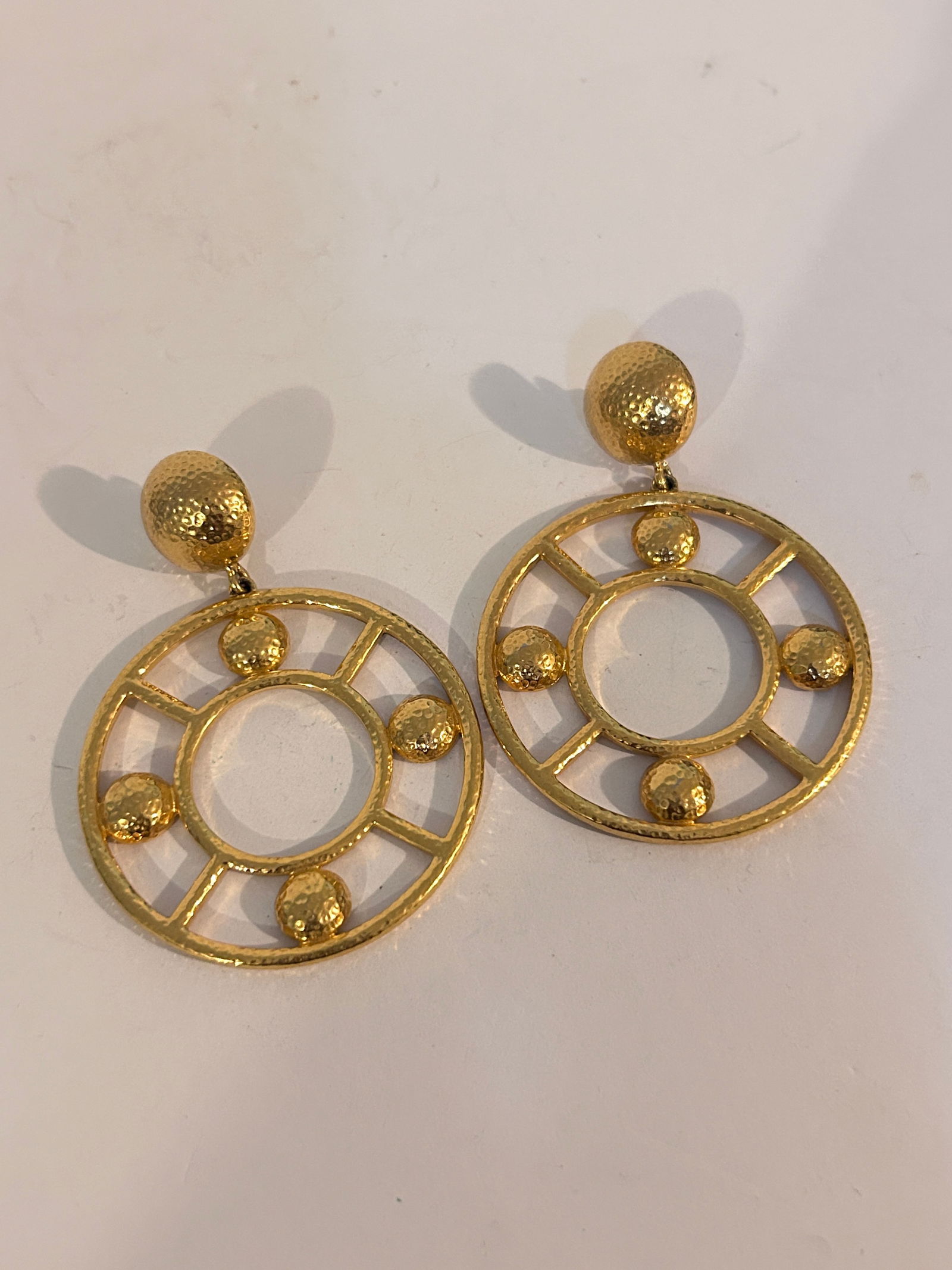 Vintage Gold Tone large 3" Monet Earrings: Vintage Gold Tone large 3" Monet Earrings Please view all photos as they are part of the description and condition of this Item, Feel free to contact me with questions or picture requests! Used Item A