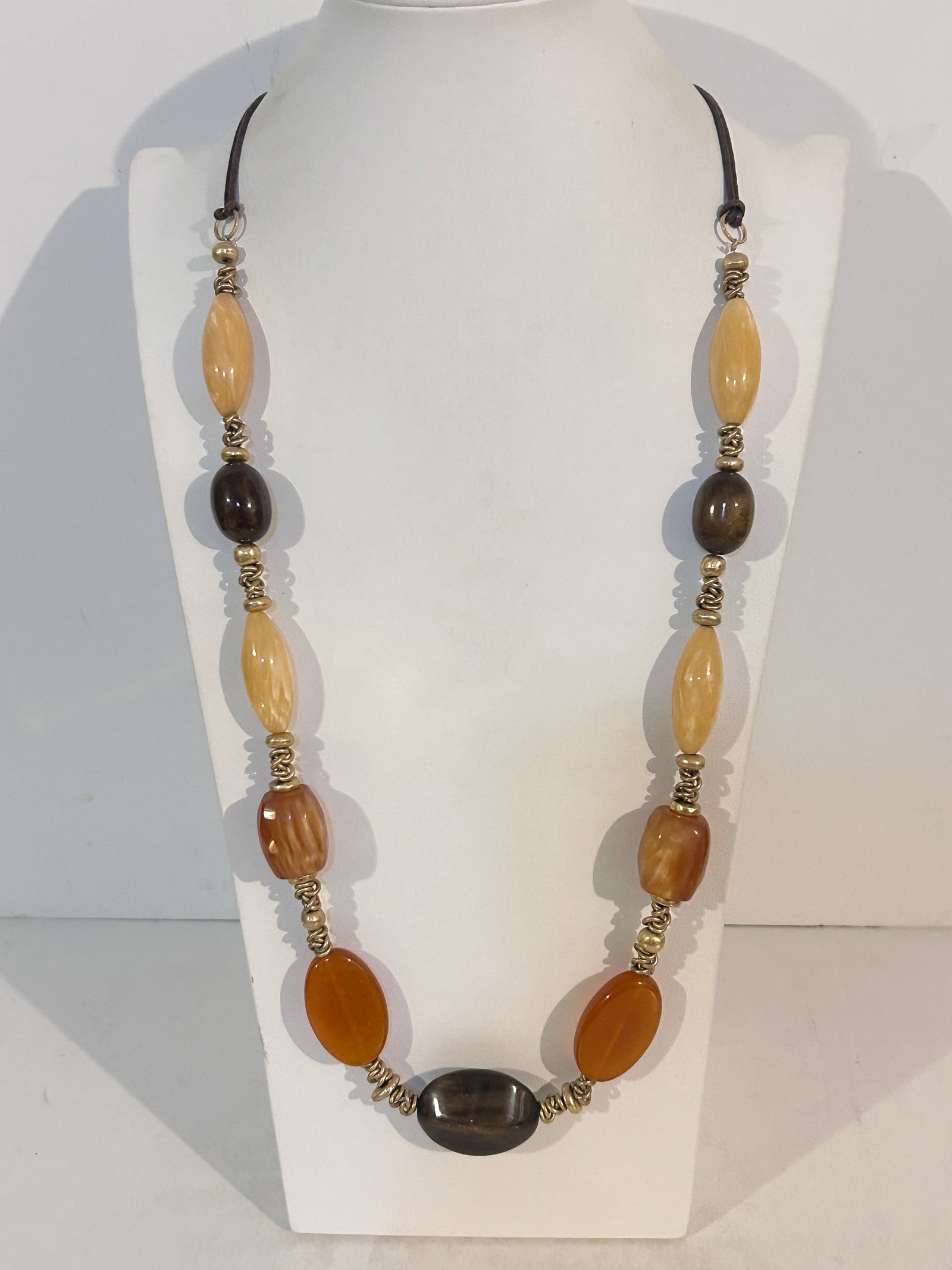 Vintage ST. Thomas bead Necklace 32": Vintage ST. Thomas bead Necklace 32" Please view all photos as they are part of the description and condition of this Item, Feel free to contact me with questions or picture requests! Used Item AS IS