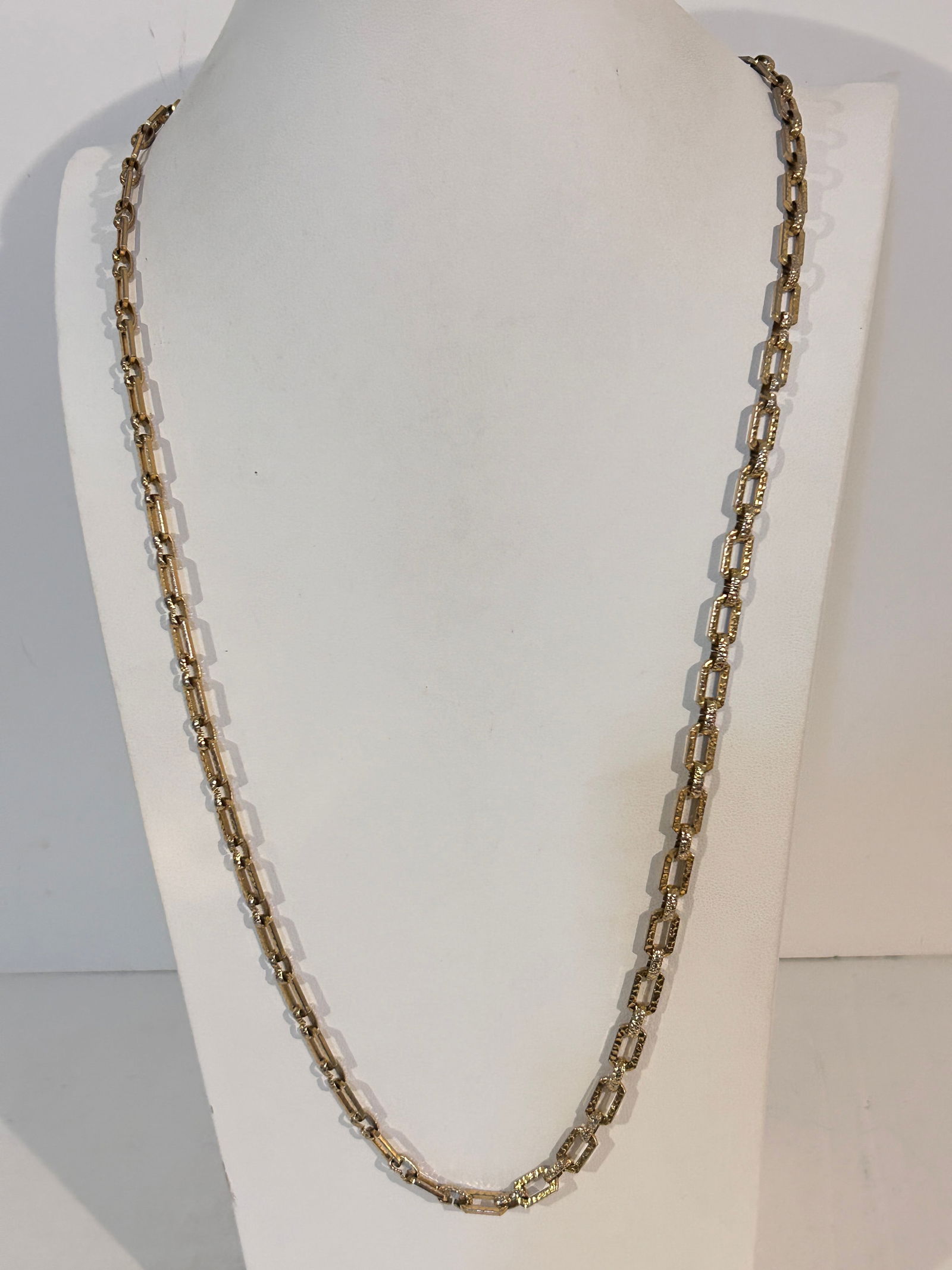 Vintage Monet long Necklace 36": Vintage Monet long Necklace 36" Please view all photos as they are part of the description and condition of this Item, Feel free to contact me with questions or picture requests! Used Item AS IS