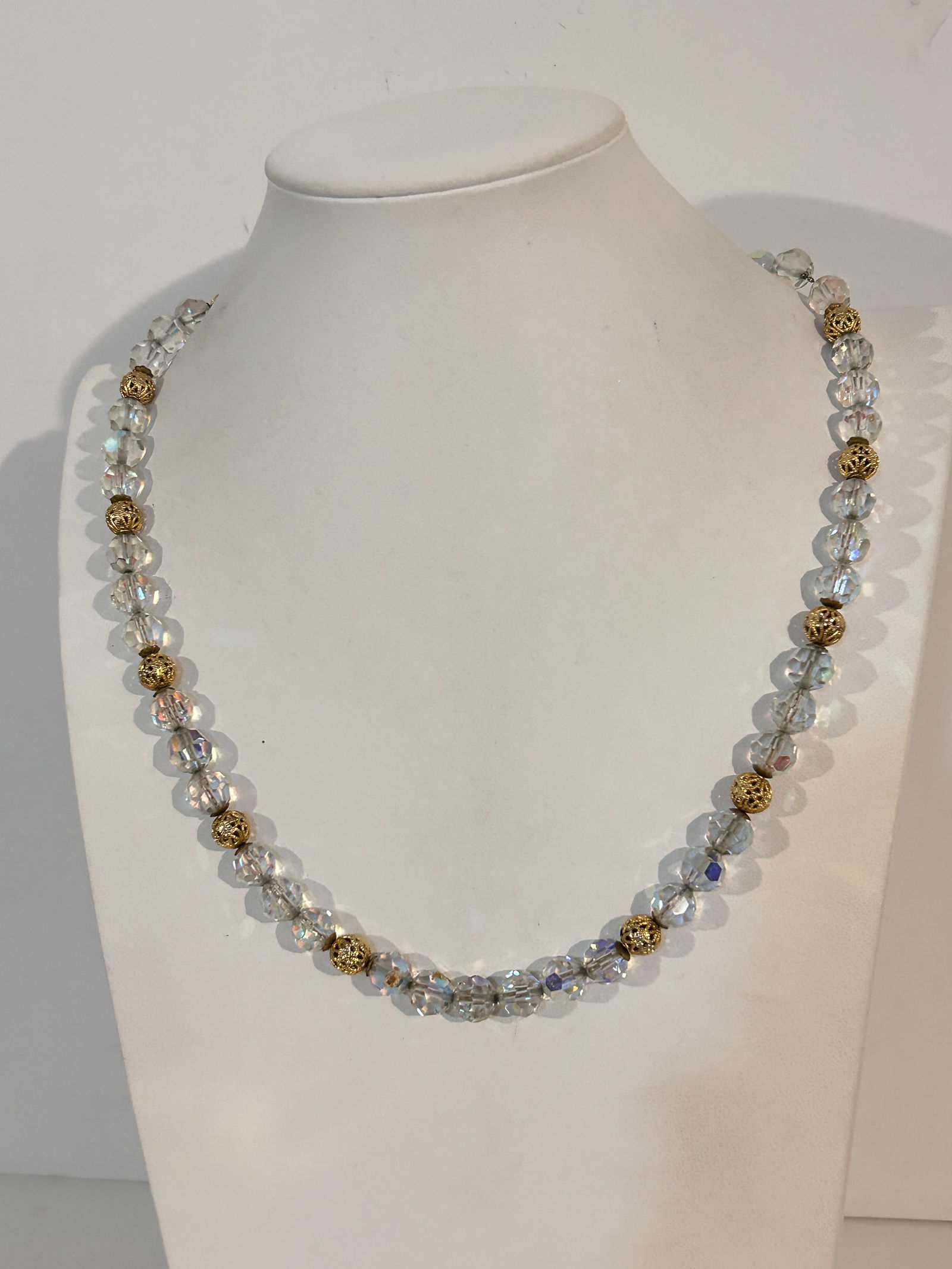 Vintage Crystal Glass bead Necklace 22": Vintage Crystal Glass bead Necklace 22" Please view all photos as they are part of the description and condition of this Item, Feel free to contact me with questions or picture requests! Used Item AS