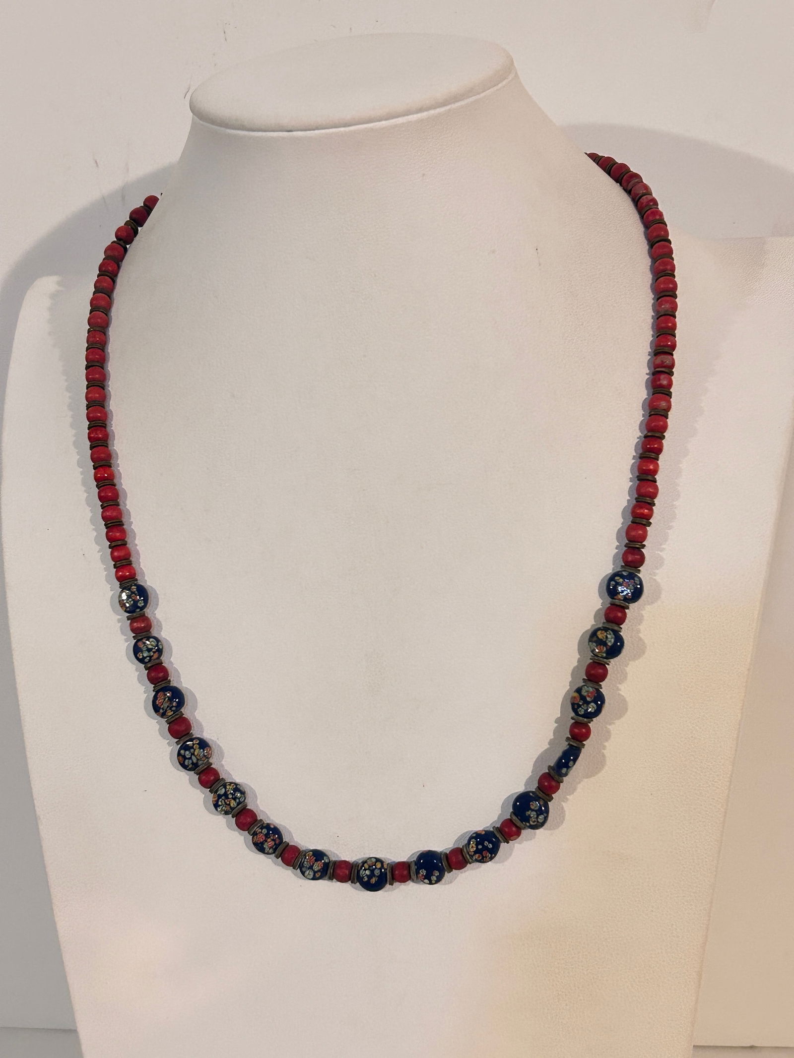 Vintage Old Murano glass jasper Necklace 21": Vintage Old Murano glass jasper Necklace 21" Please view all photos as they are part of the description and condition of this Item, Feel free to contact me with questions or picture requests! Used Ite