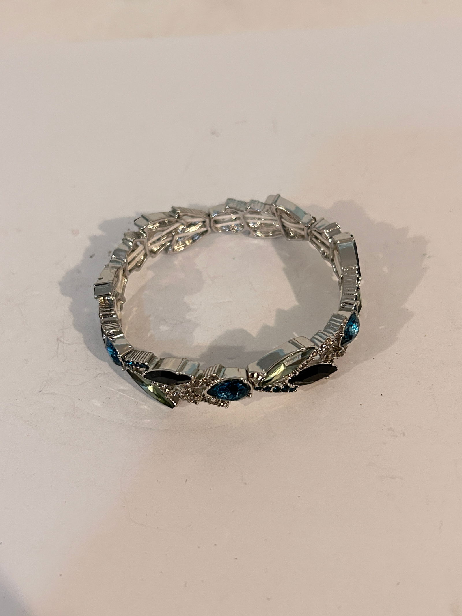 Vintage Blue Rhinestone stretch Bracelet 8" (1 of 4)