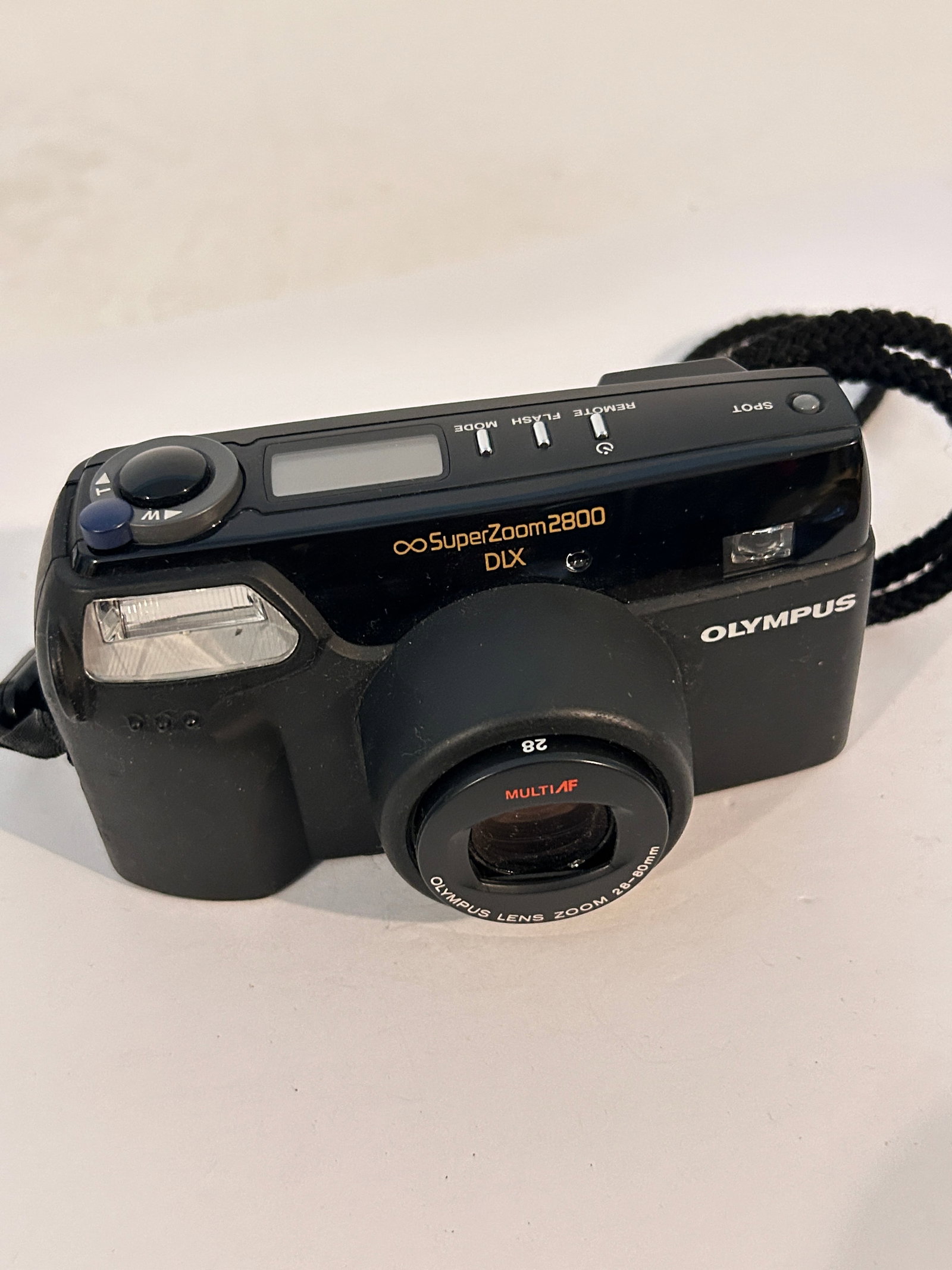 Vintage Olympus Superzoom 2800 DLX Camera: Vintage Olympus Superzoom 2800 DLX Camera Please view all photos as they are part of the description and condition of this Item, Feel free to contact me with questions or picture requests! Used Item A