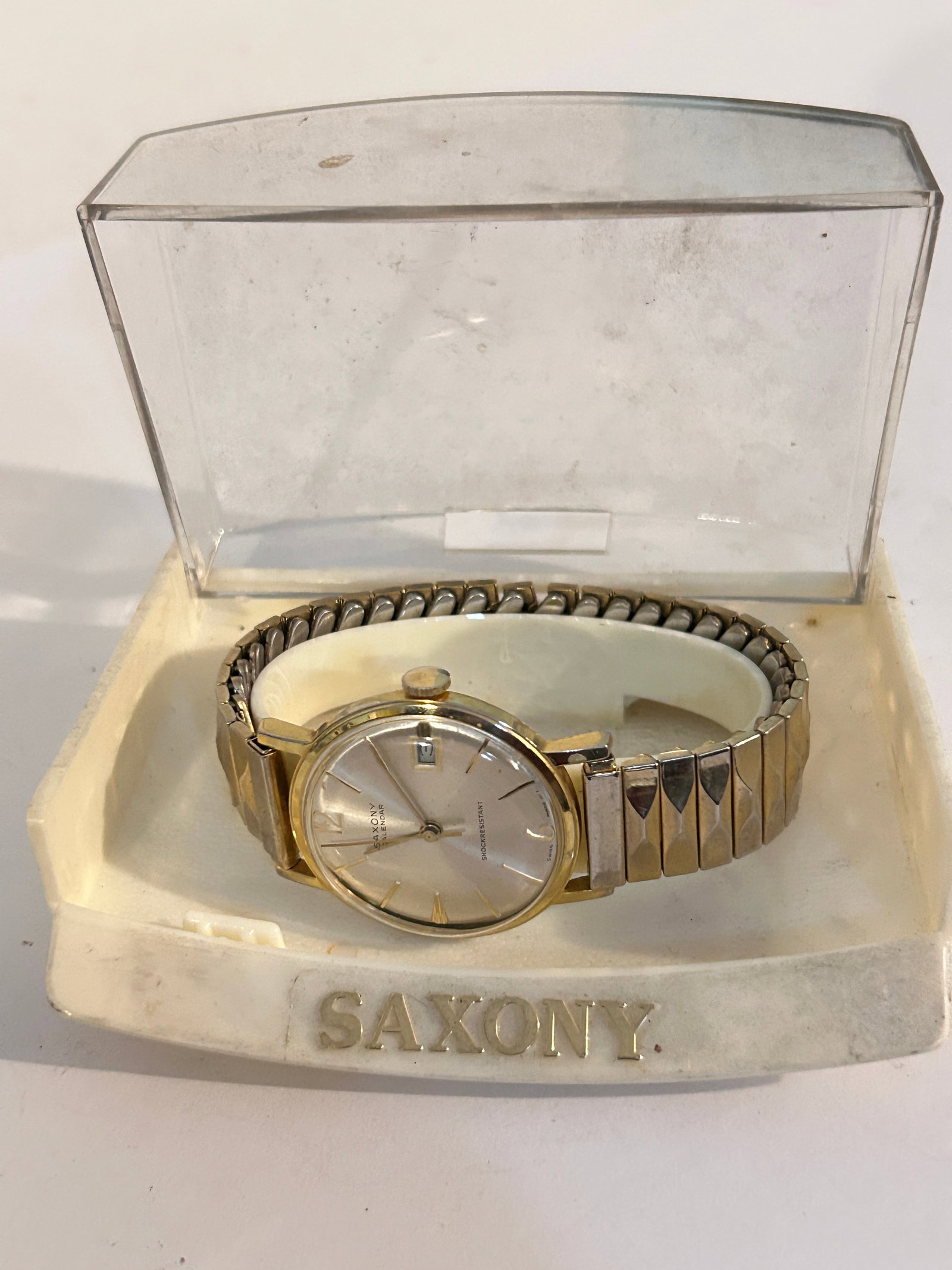 Vintage Saxony mech working Watch: Vintage Saxony mech working Watch Please view all photos as they are part of the description and condition of this Item, Feel free to contact me with questions or picture requests! Used Item AS IS