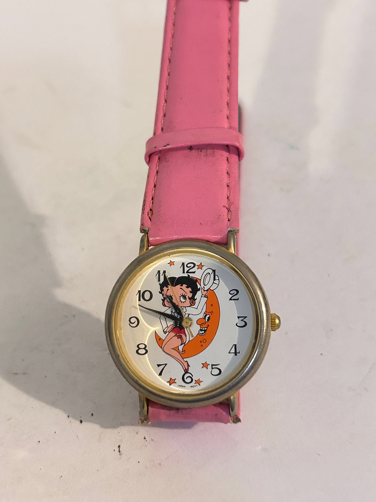 Vintage Betty Boop working Watch: Vintage Betty Boop working Watch Please view all photos as they are part of the description and condition of this Item, Feel free to contact me with questions or picture requests! Used Item AS IS
