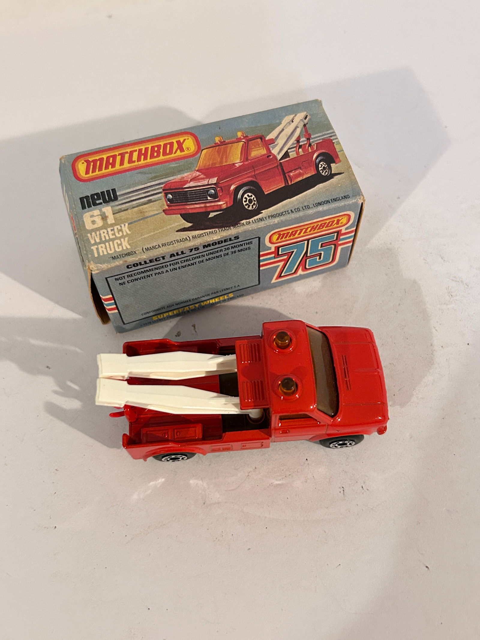 Vintage Matchbox Car # 61 Wreck Truck: Vintage Matchbox Car # 61 Wreck Truck Please view all photos as they are part of the description and condition of this Item, Feel free to contact me with questions or picture requests! Used Item AS IS