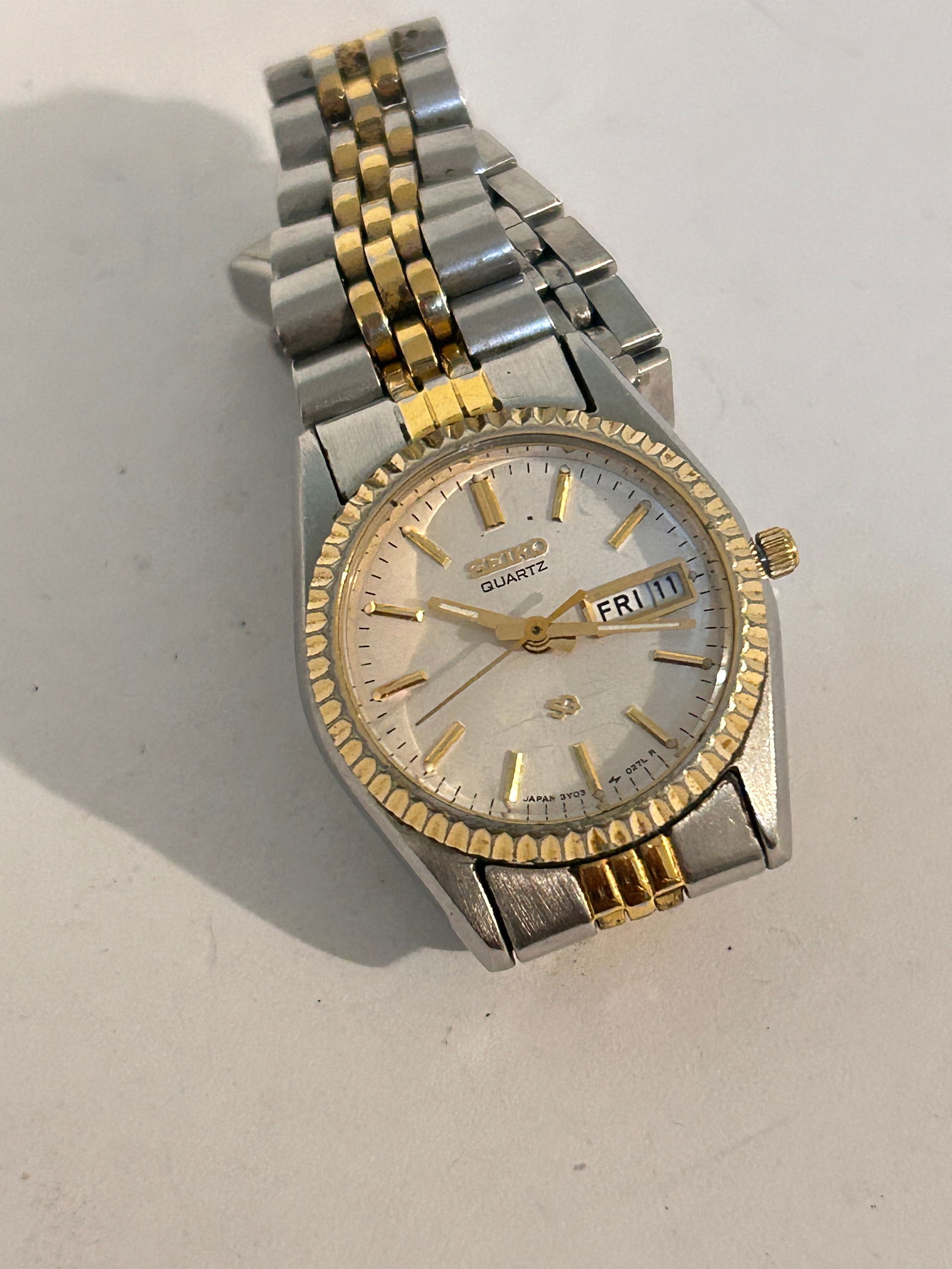 Vintage Seiko Quartz working SQ 0169 Watch light scratches: Vintage Seiko Quartz working SQ 0169 Watch light scratches Please view all photos as they are part of the description and condition of this Item, Feel free to contact me with questions or picture requ