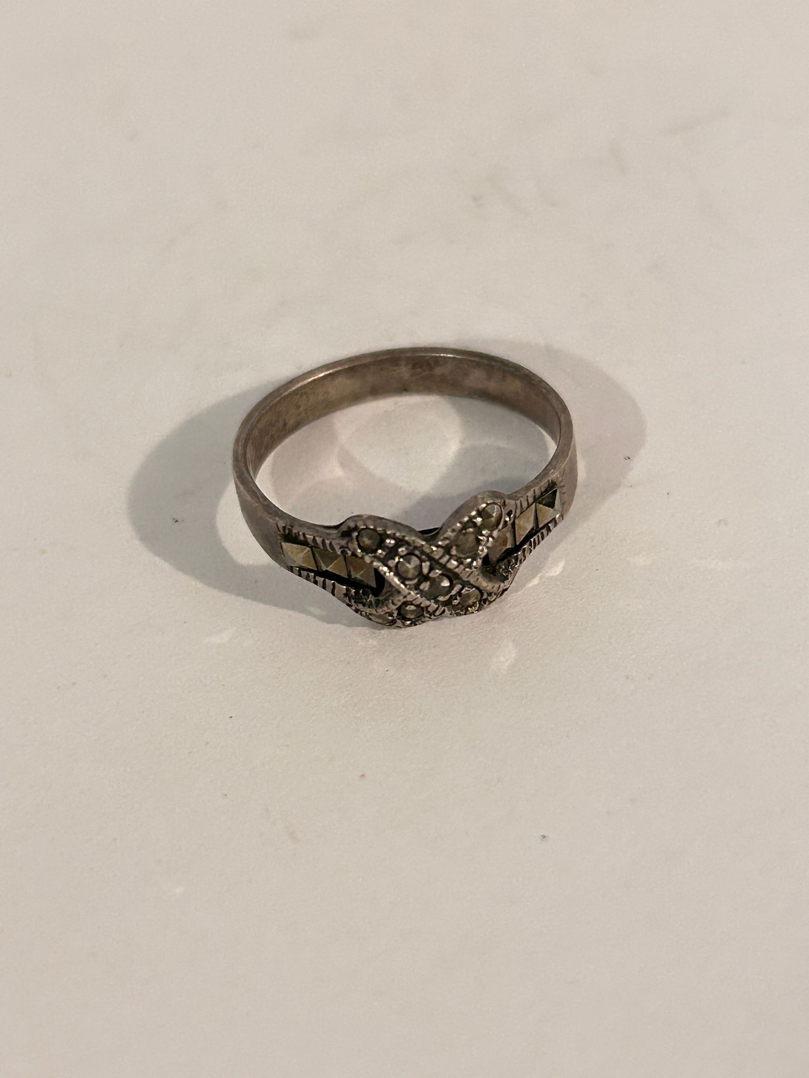 Vintage Sterling Silver Marcasite Ring Sz 8: Vintage Sterling Silver Marcasite Ring Sz 8 Please view all photos as they are part of the description and condition of this Item, Feel free to contact me with questions or picture requests! Used Item