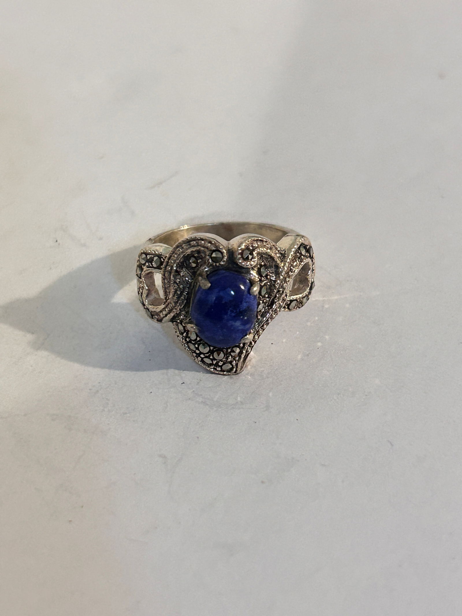 Vintage Sterling Silver Marcasite gem stone Ring Sz 6: Vintage Sterling Silver Marcasite gem stone Ring Sz 6 Please view all photos as they are part of the description and condition of this Item, Feel free to contact me with questions or picture requests!